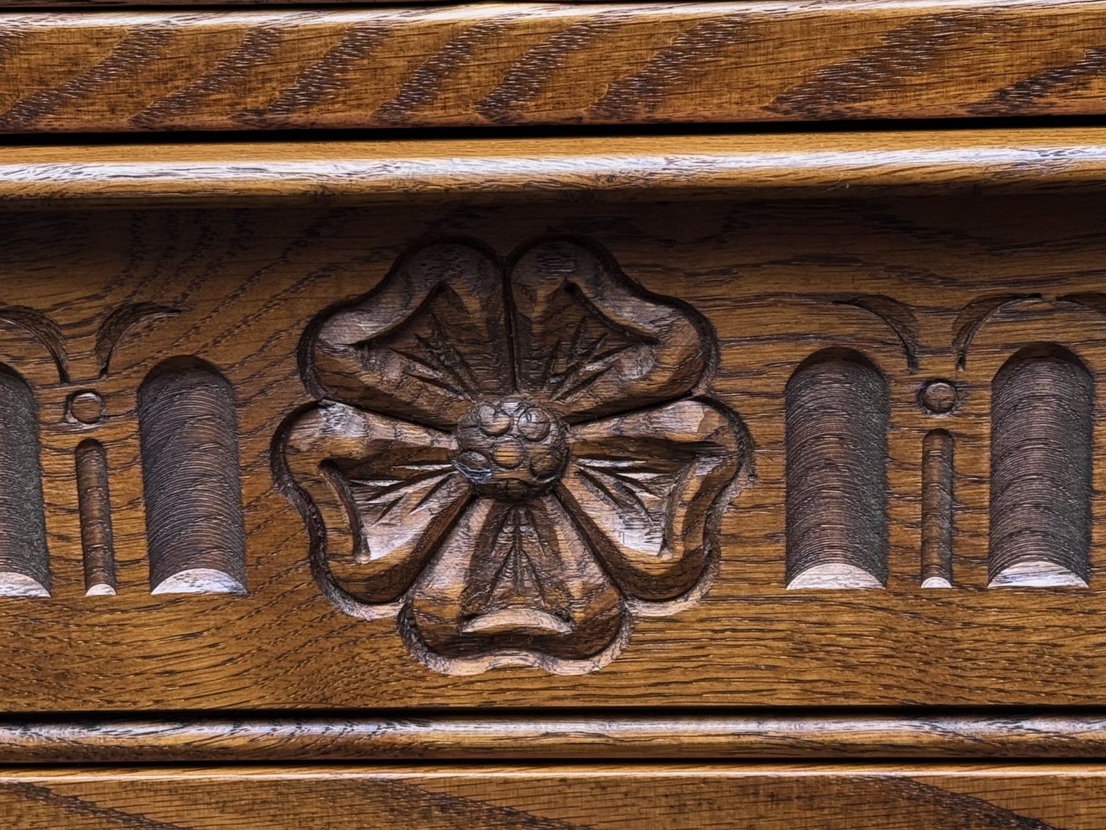 A Wood Brothers Old Charm Vintage Carved Oak Corner Display Cabinet / Cupboard / Unit photo vintage