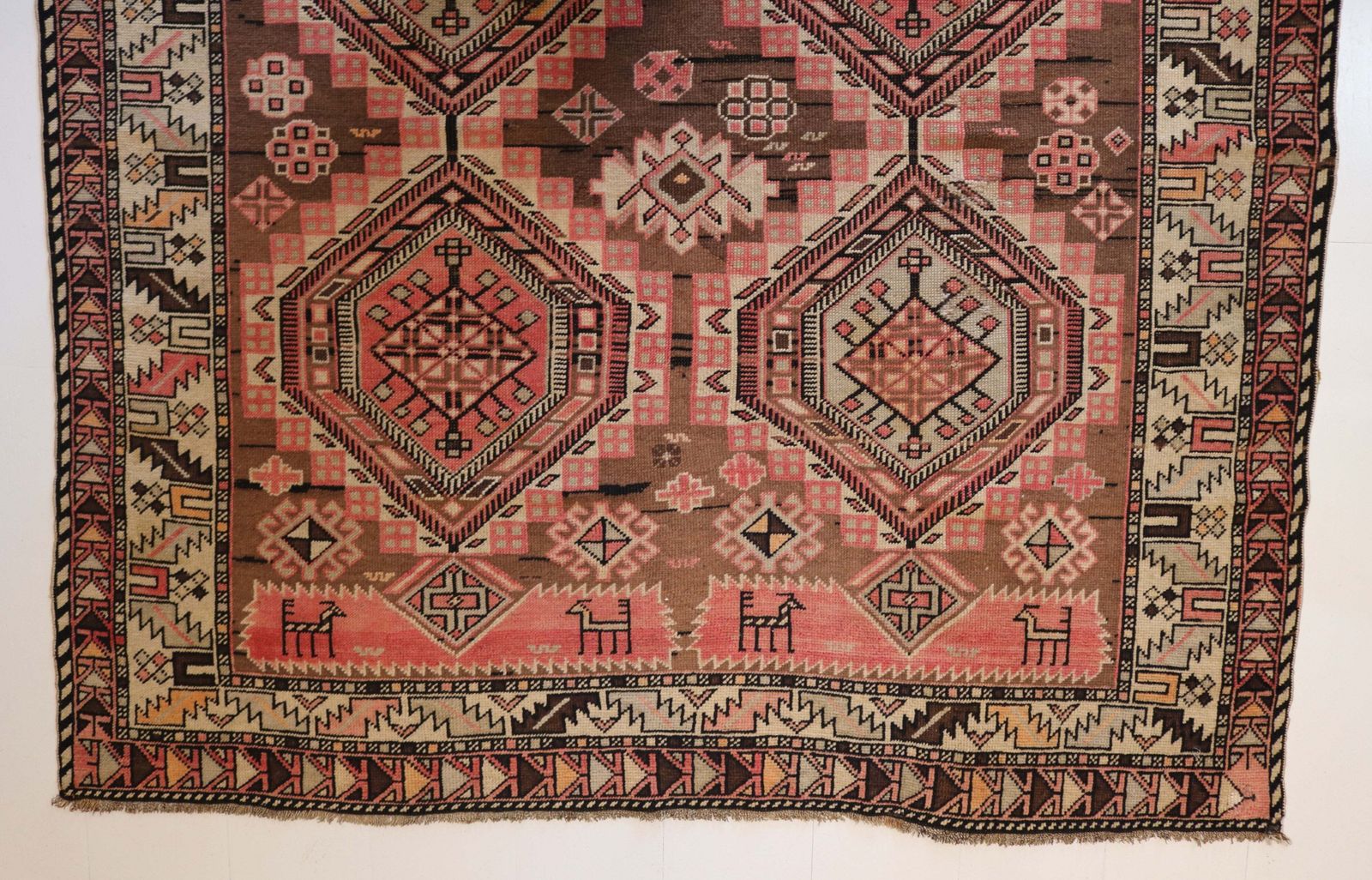 photo vintage Antique Caucasian Shirvan Rug, 255 × 152 Cm, Circa 1900