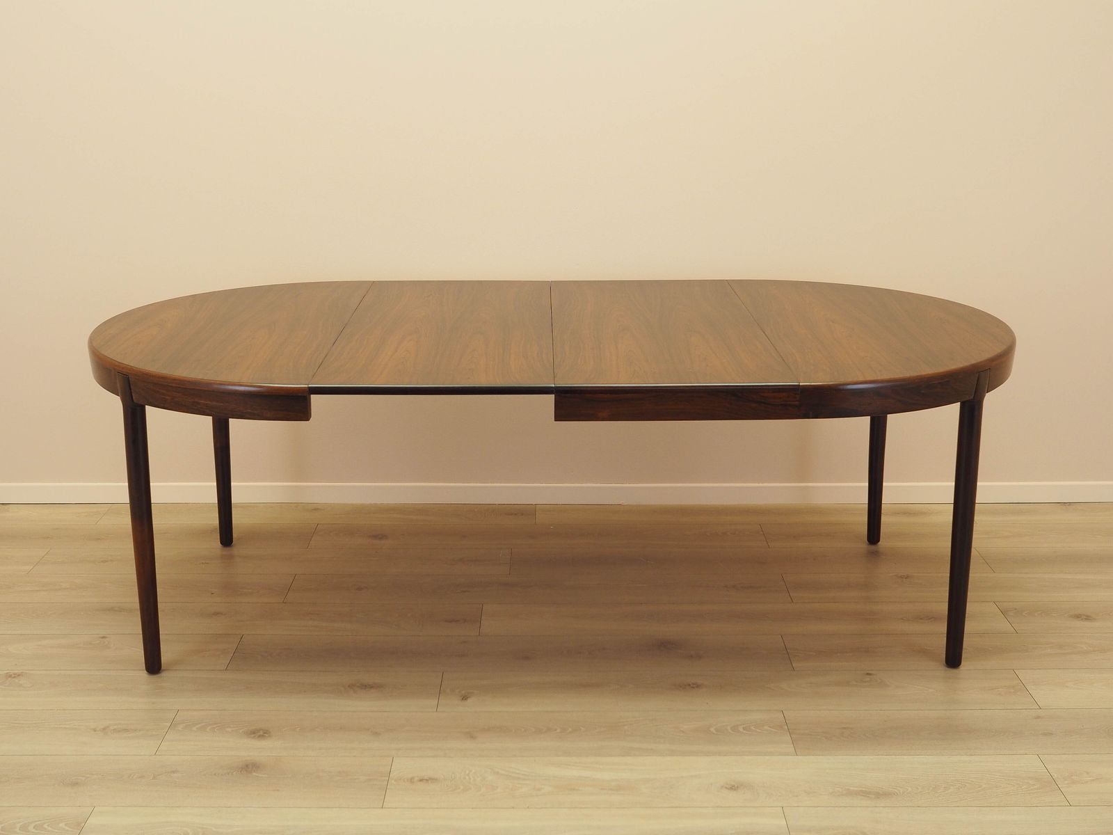 3319.0 Ronde Vintage Tafel  Deens Design Ca. Jaren 1960  Ontwerper Harry østergaard  Fabrikant Randers Møbelfabrik photo