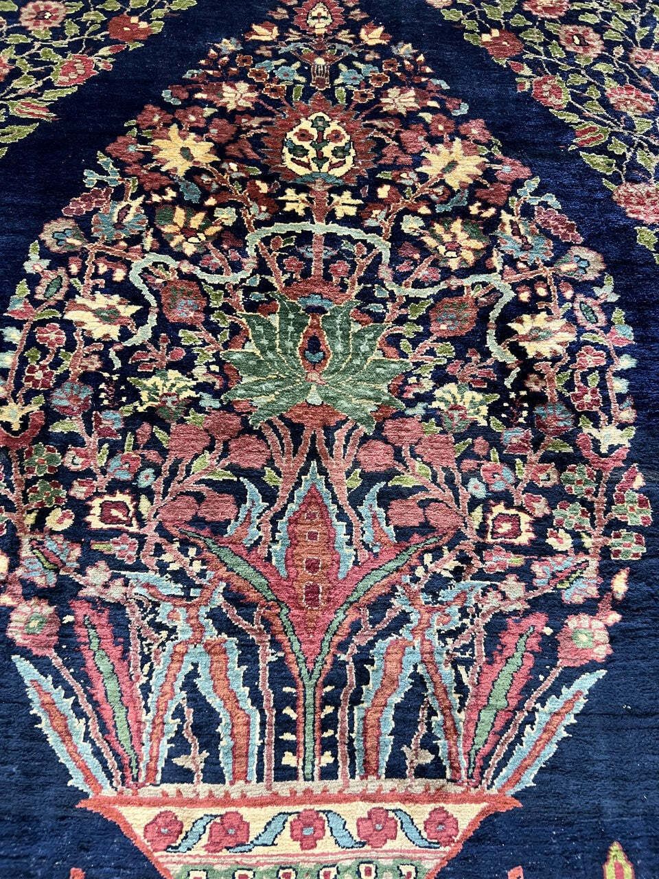 Vintage Indian Silk Rug, 178 × 125 Cm, Circa 1940 photo vintage