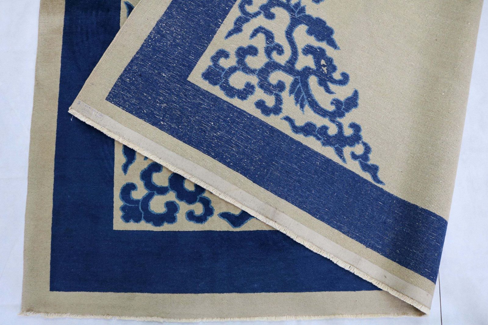 Antique Chinese Peking Carpet, 300 × 249 Cm (Circa 1900–1910s) photo vinterior