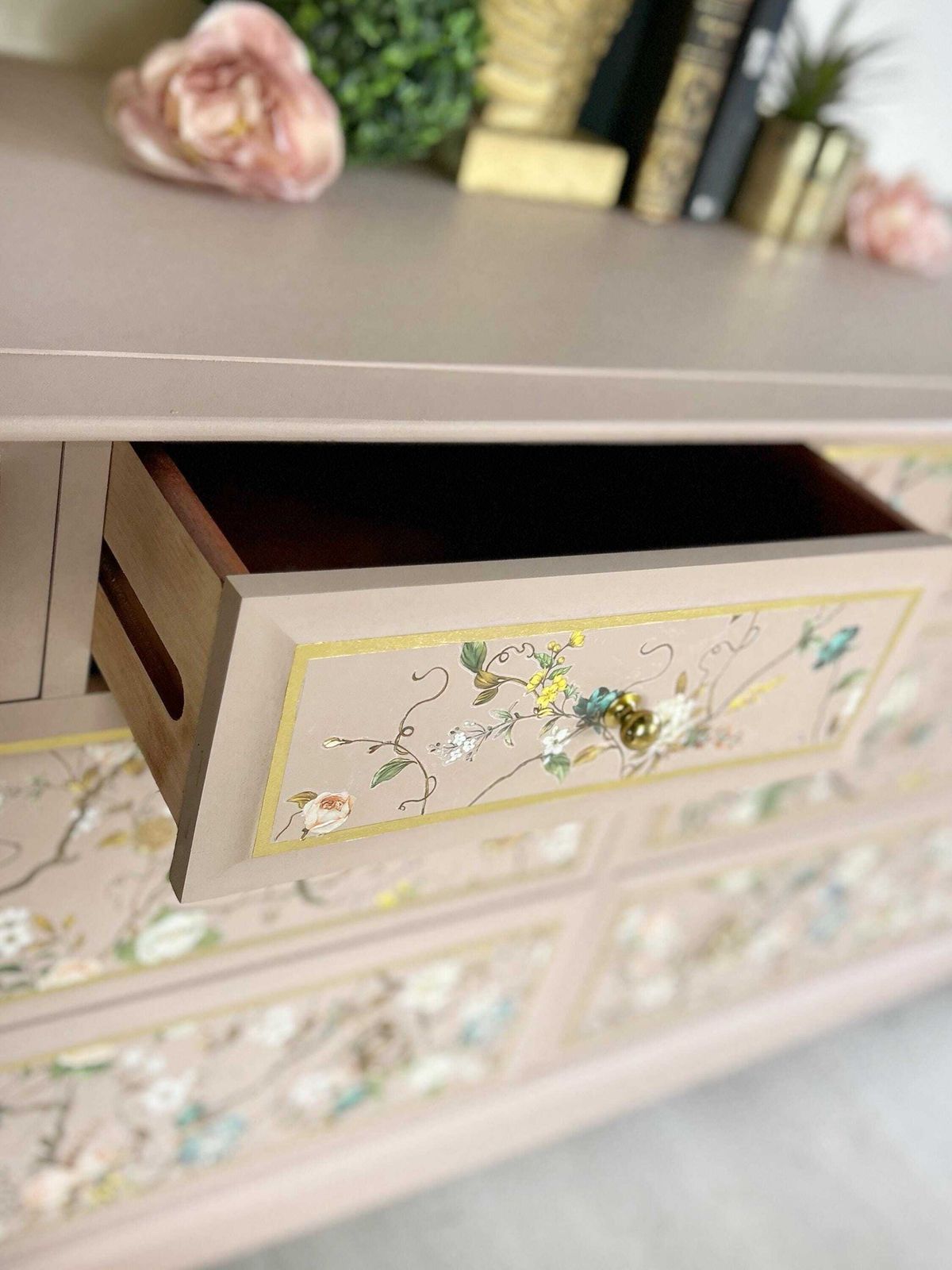 Pink And Gold Pretty Stag Captains Chest photo 1505.0