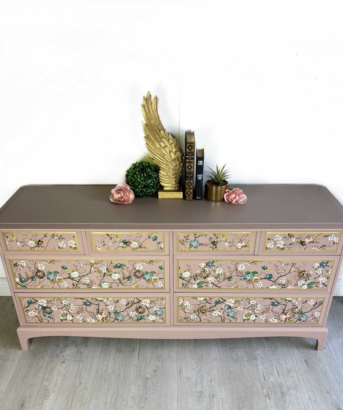 Pink And Gold Pretty Stag Captains Chest photo vinterior