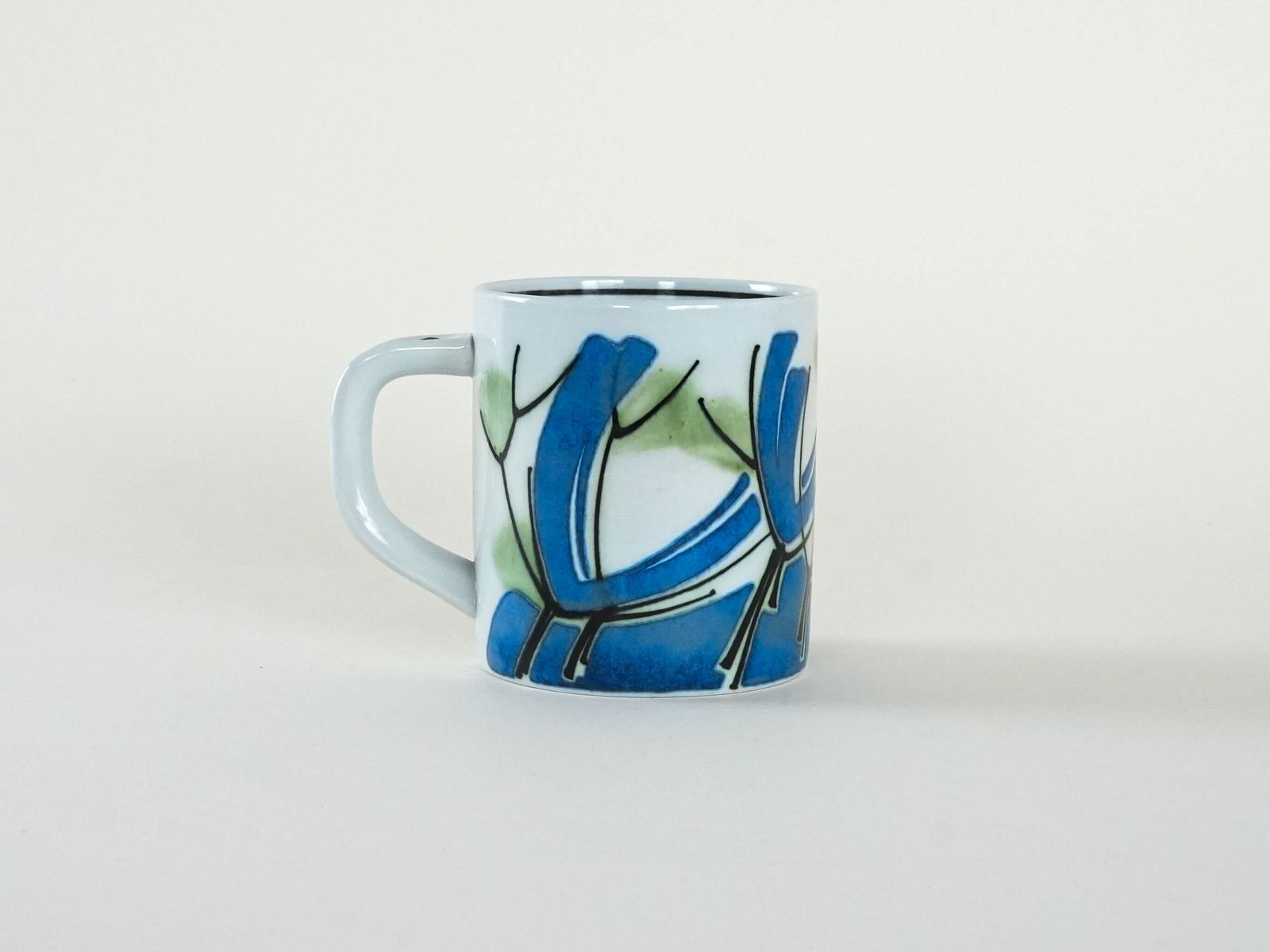 Porcelain Mug, Danish Design, 1981, Designer: Mogens Andersen, Manufacturer: Royal Copenhagen photo for sale