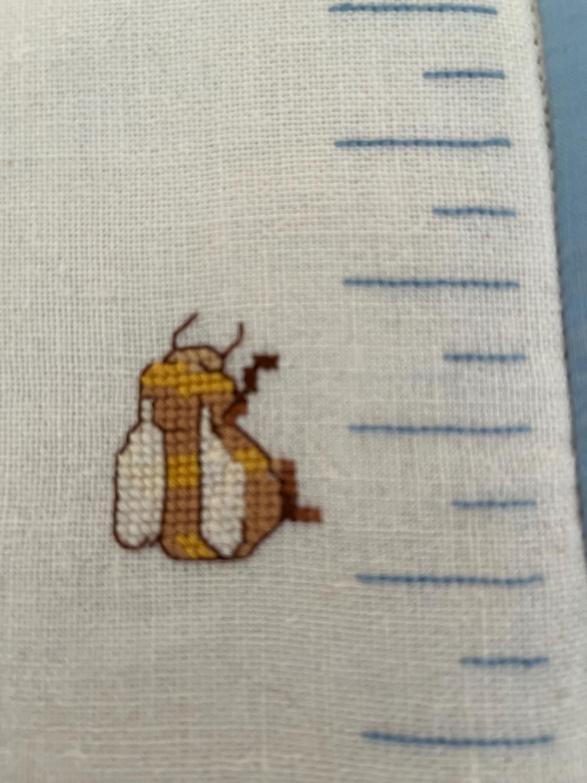 photo vintage Vintage Hand Embroidered Peter Rabbit & Friends Height Chart Children's Wall Hanging Tapestry