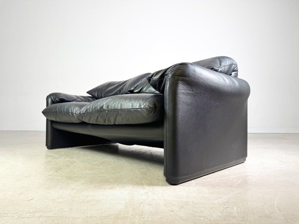 Cassina Maralunga Two Seater Sofa Couch Vico Magistretti Leather photo 4270.0