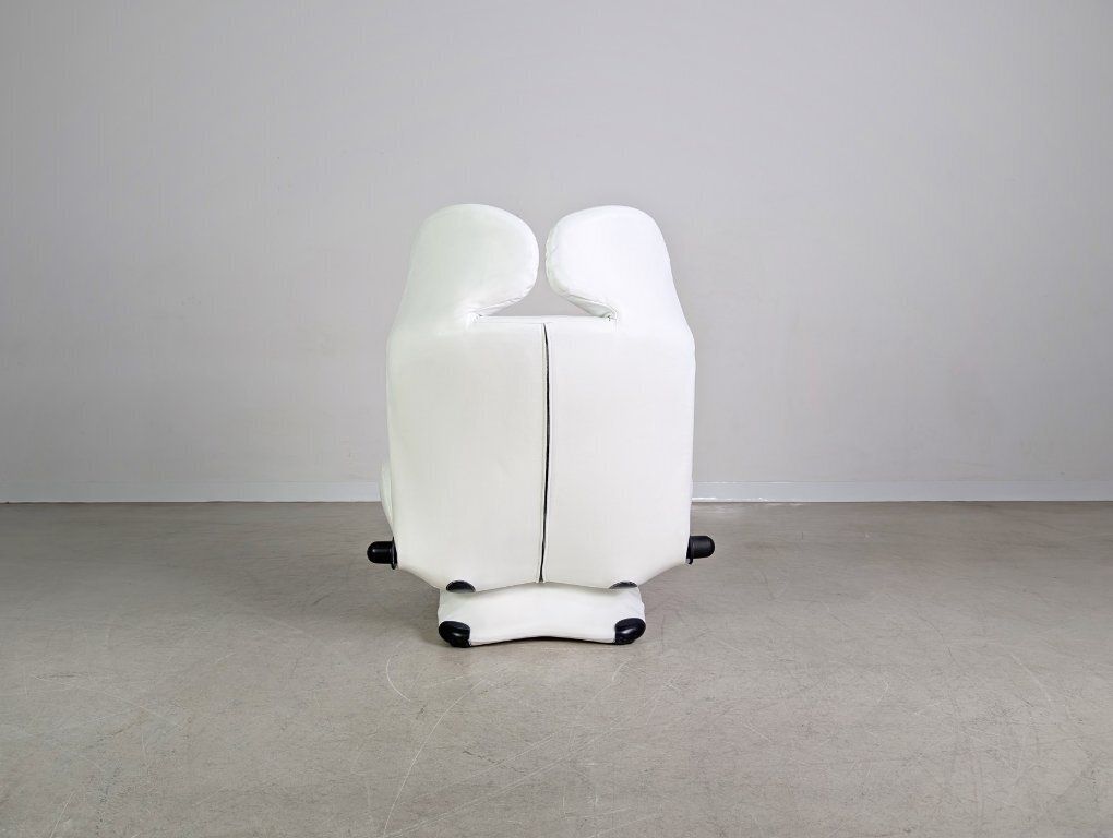 Original Cassina Wink Chair Toshiyuki Kita Leather White Design photo vinterior