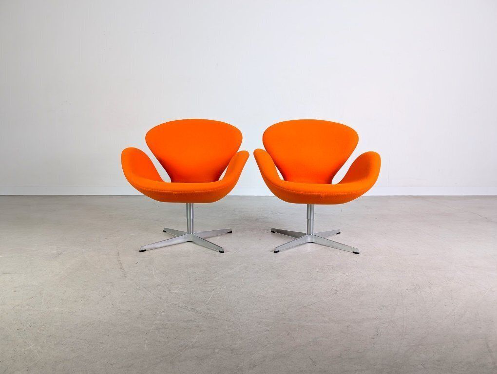 2x Original Fritz Hansen Swan Chair Arne Jacobsen Fabric Orange photo for sale