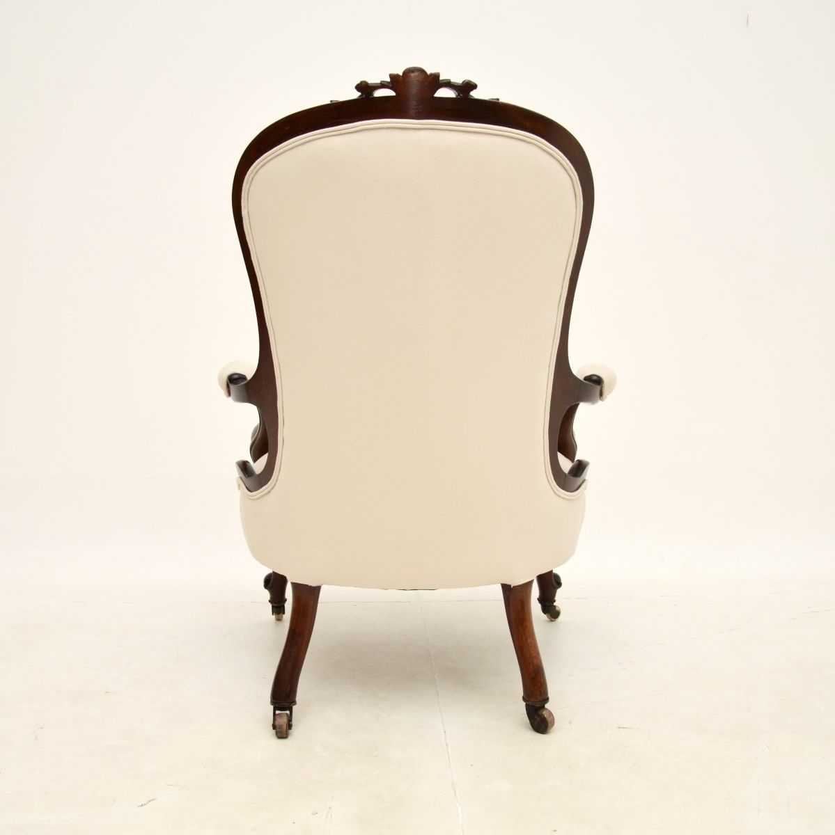 1268.0 Antique Victorian Mahogany Spoon Back Armchair photo