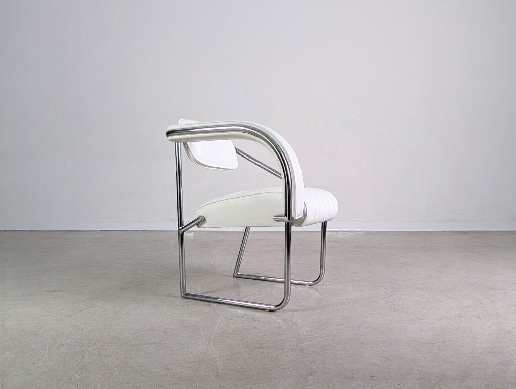 Eileen Gray Non Conformist Chair, White, Vereinigte Werkstätten Munich photo Furniture