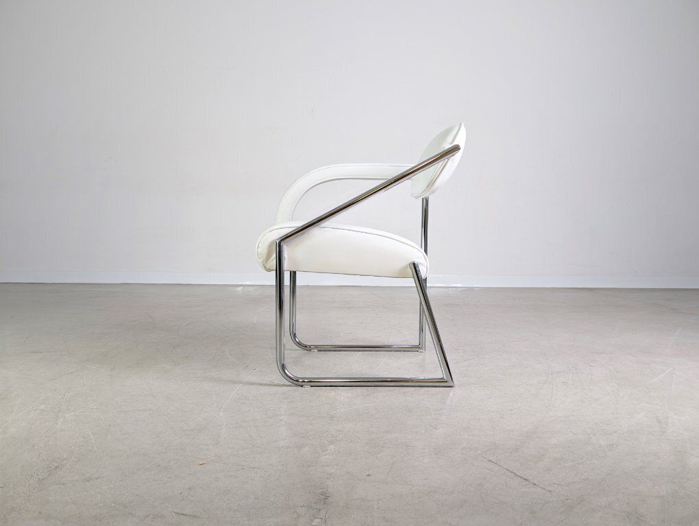 Eileen Gray Non Conformist Chair, White, Vereinigte Werkstätten Munich photo vinterior