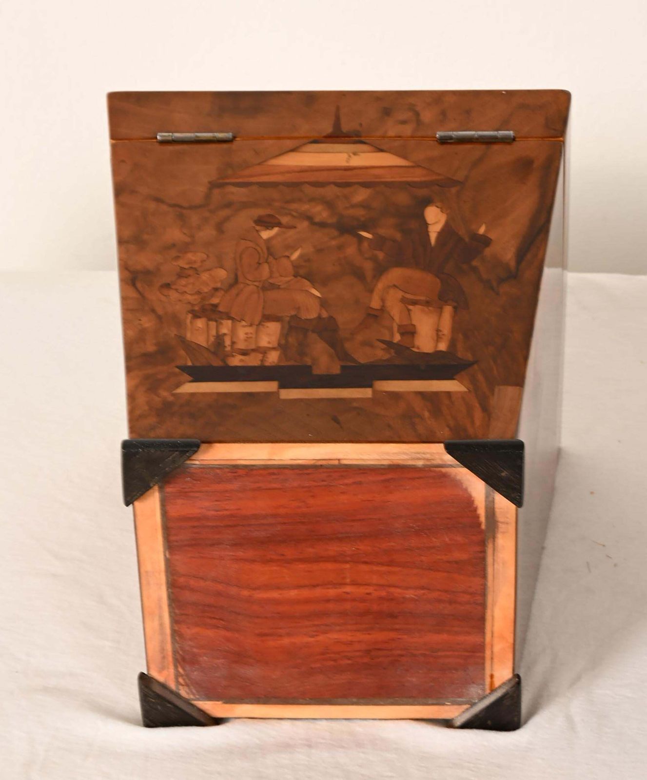 photo vinterior Wooden Casket With Inlays Attributed To Dagobert Peche