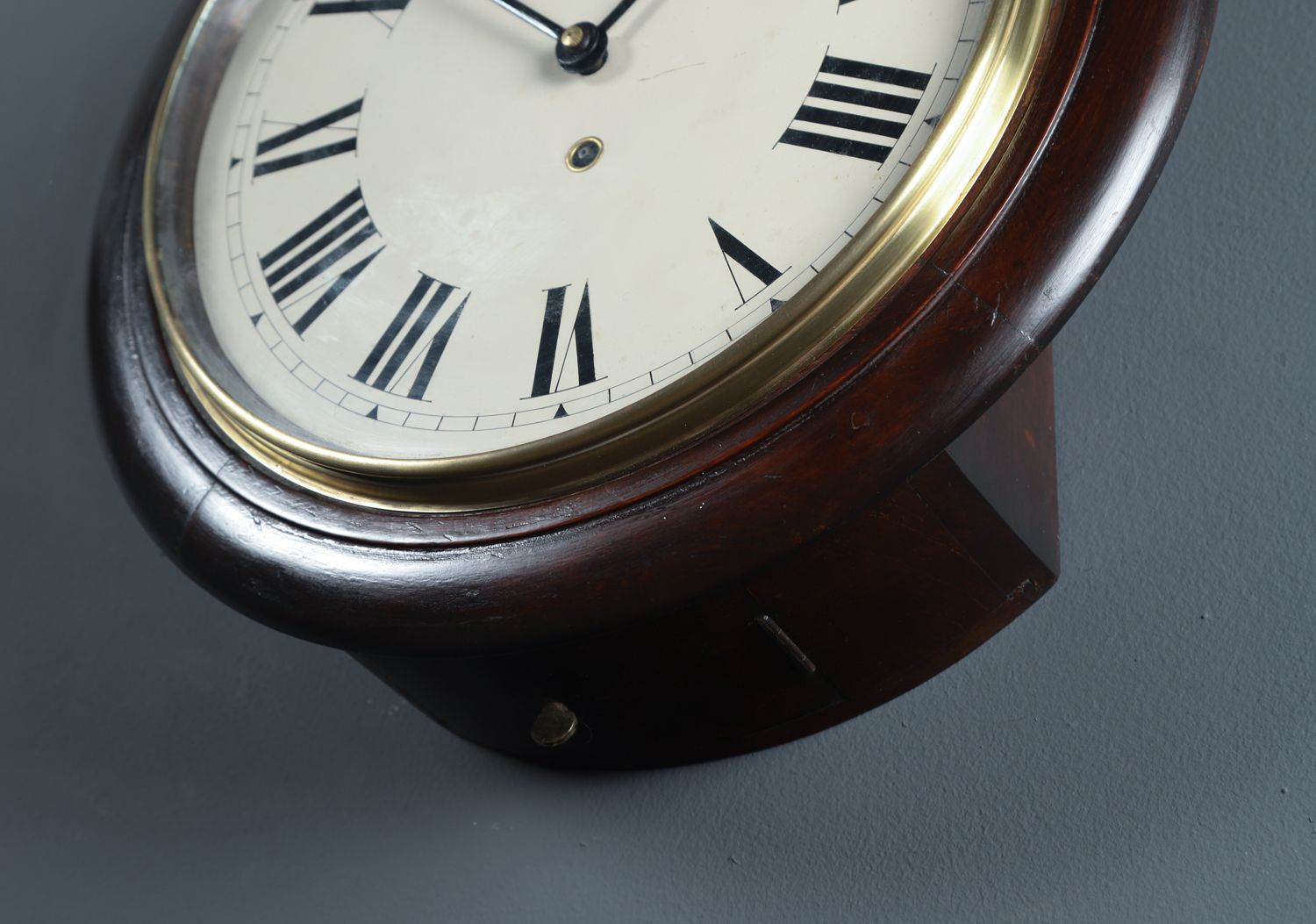 photo furniture Antique 15½" Mahogany Utility Railway Station / School Round Dial Wall Clock (Timepiece)