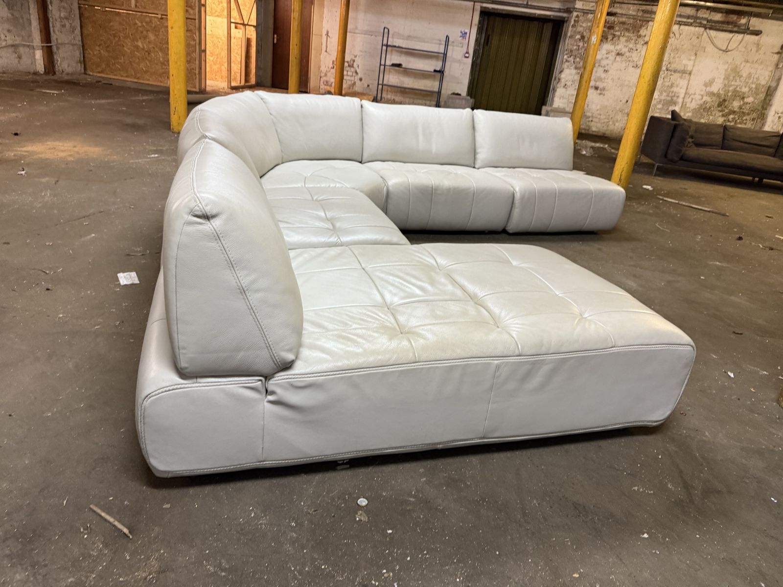 photo furniture Vintage Italian Modular Leather De Sade Timothy Oulton 1960s 70s Retro Style