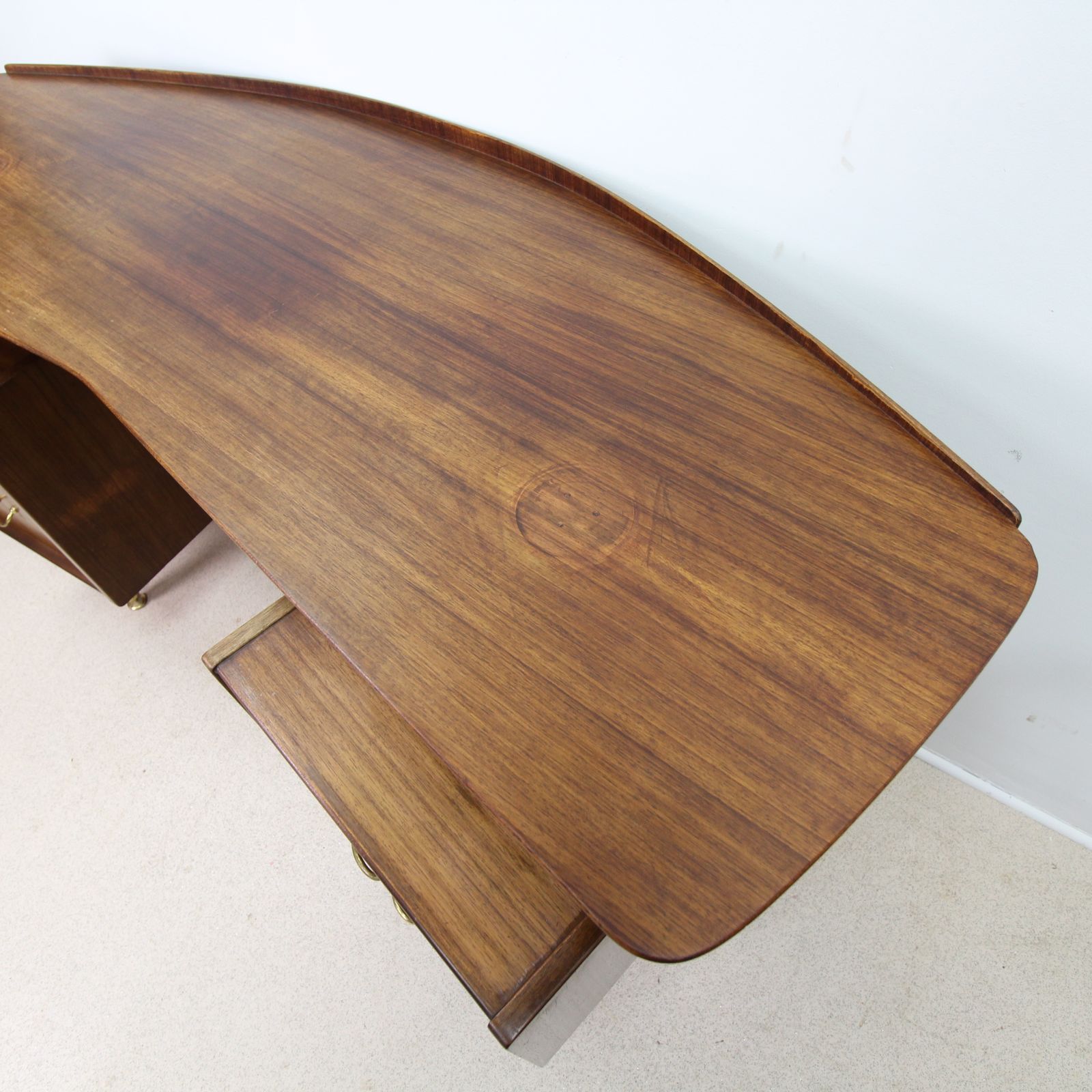 photo vintage Mid Century Curved Floating Top Desk By E Gomme G Plan