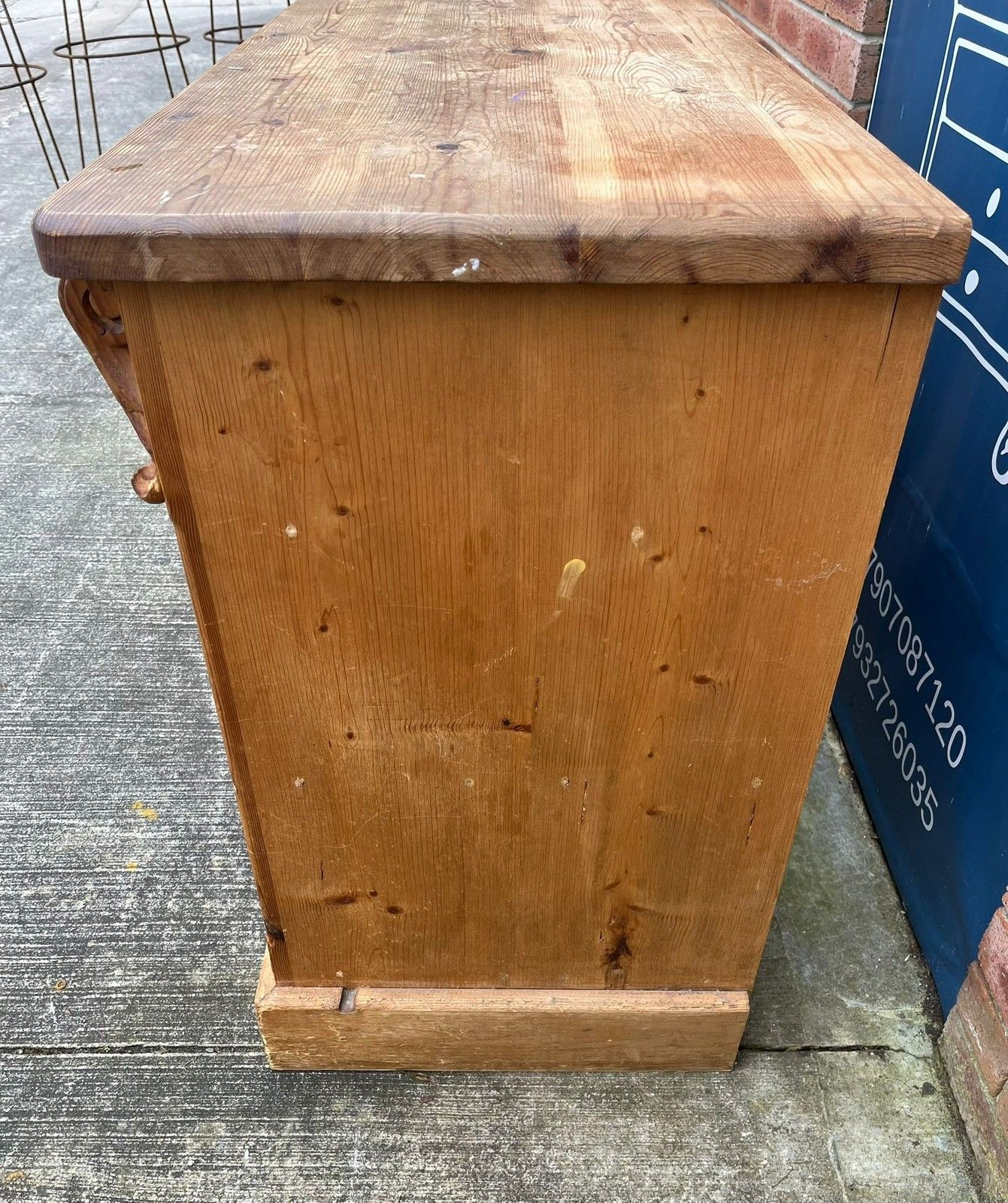 photo vintage Vintage Victorian Style Reclaimed Rustic Pine Farmhouse Sideboard Dresser Base