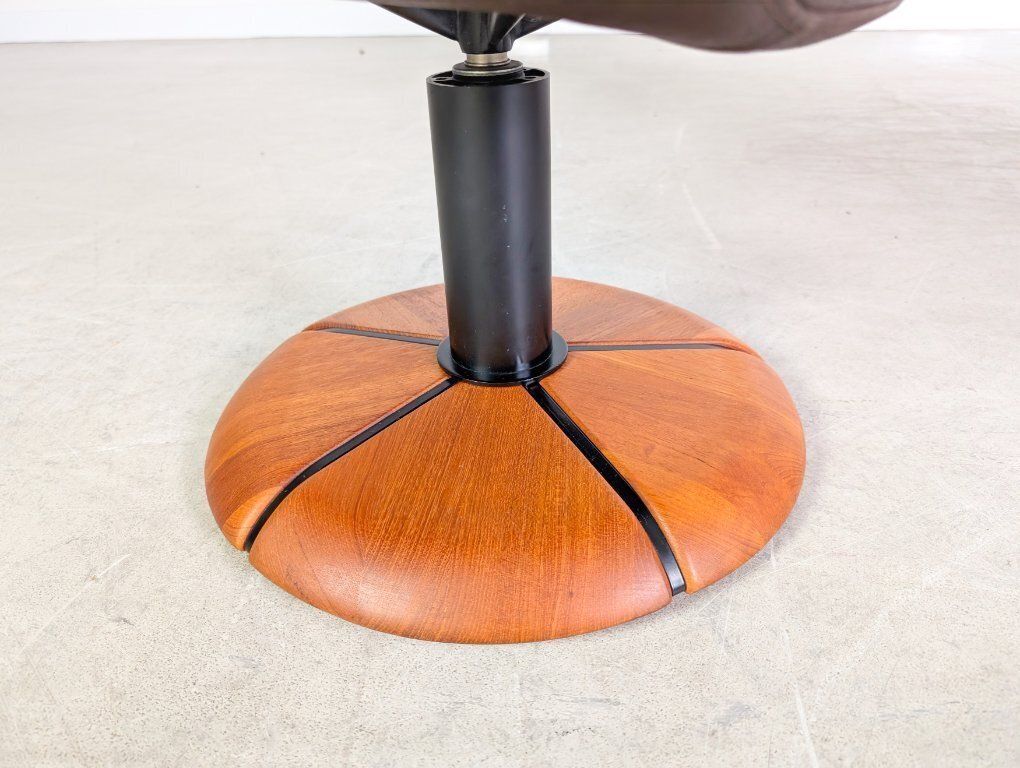 photo vinterior Hs Design Teak Midcentury Armchair Leather With Ottoman Danish