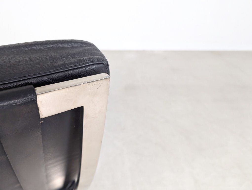Furniture Knoll International Barcelona Armchair By Mies Van Der Rohe, Black Leather photo