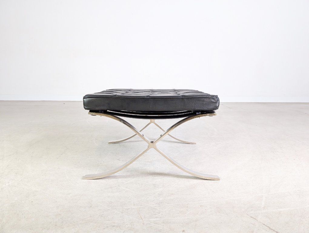 Knoll International Barcelona Stool Mies Van Der Rohe Leather Black photo vinterior
