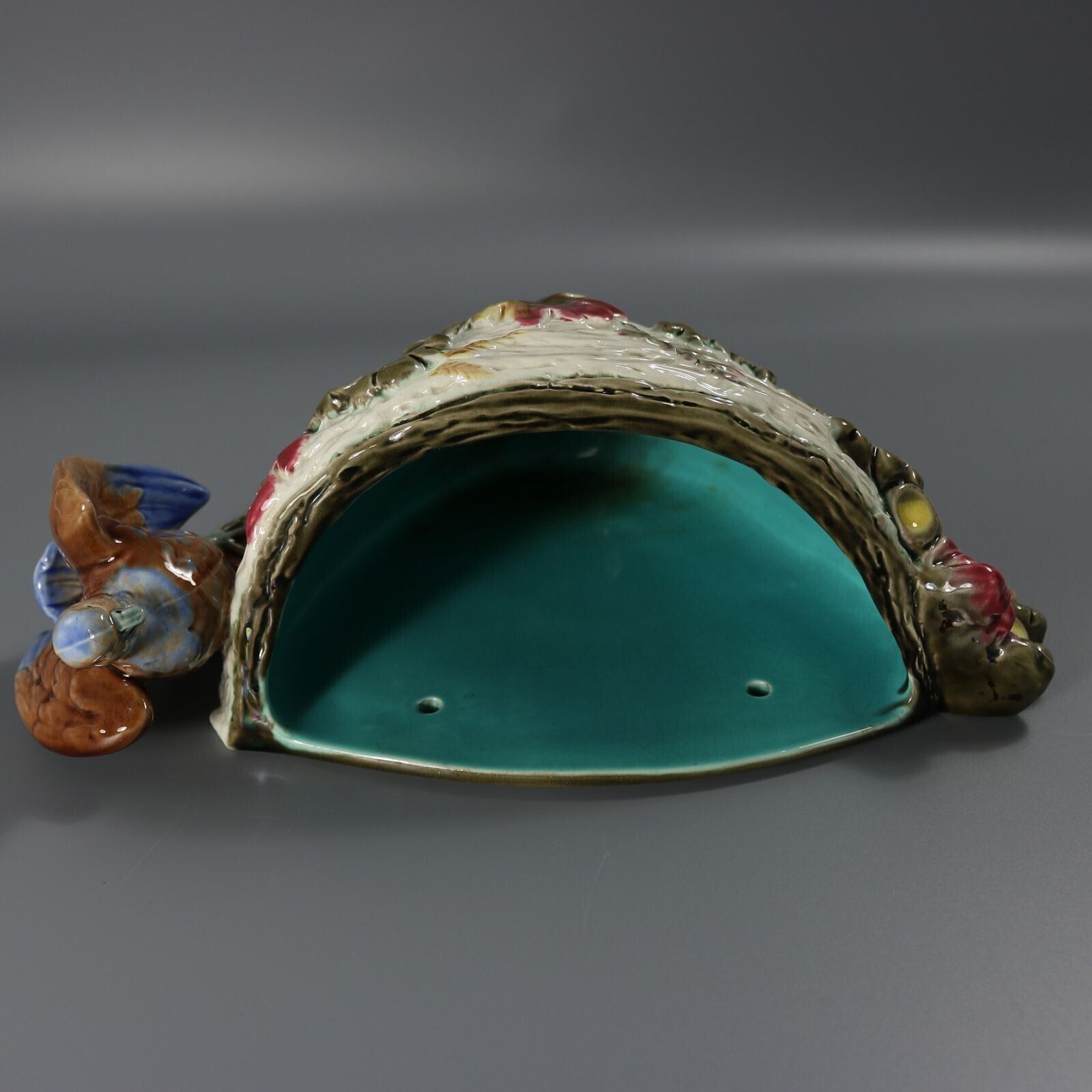Wedgwood Majolica Bird On Nest Wall Pocket photo 1125.0