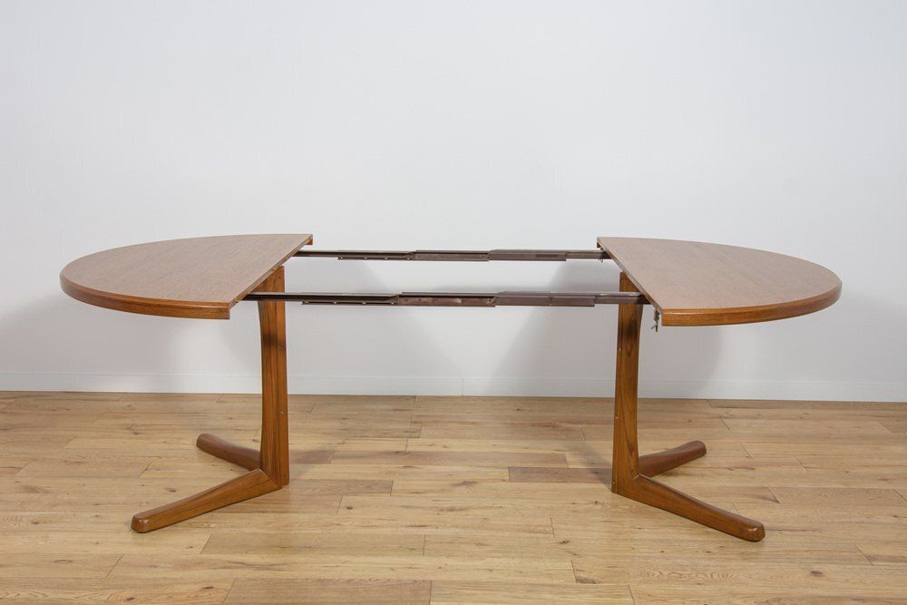 Mid Century Round Extendable Dining Table In Teak From McIntosh, United Knigdom, 1960s photo 2577.0