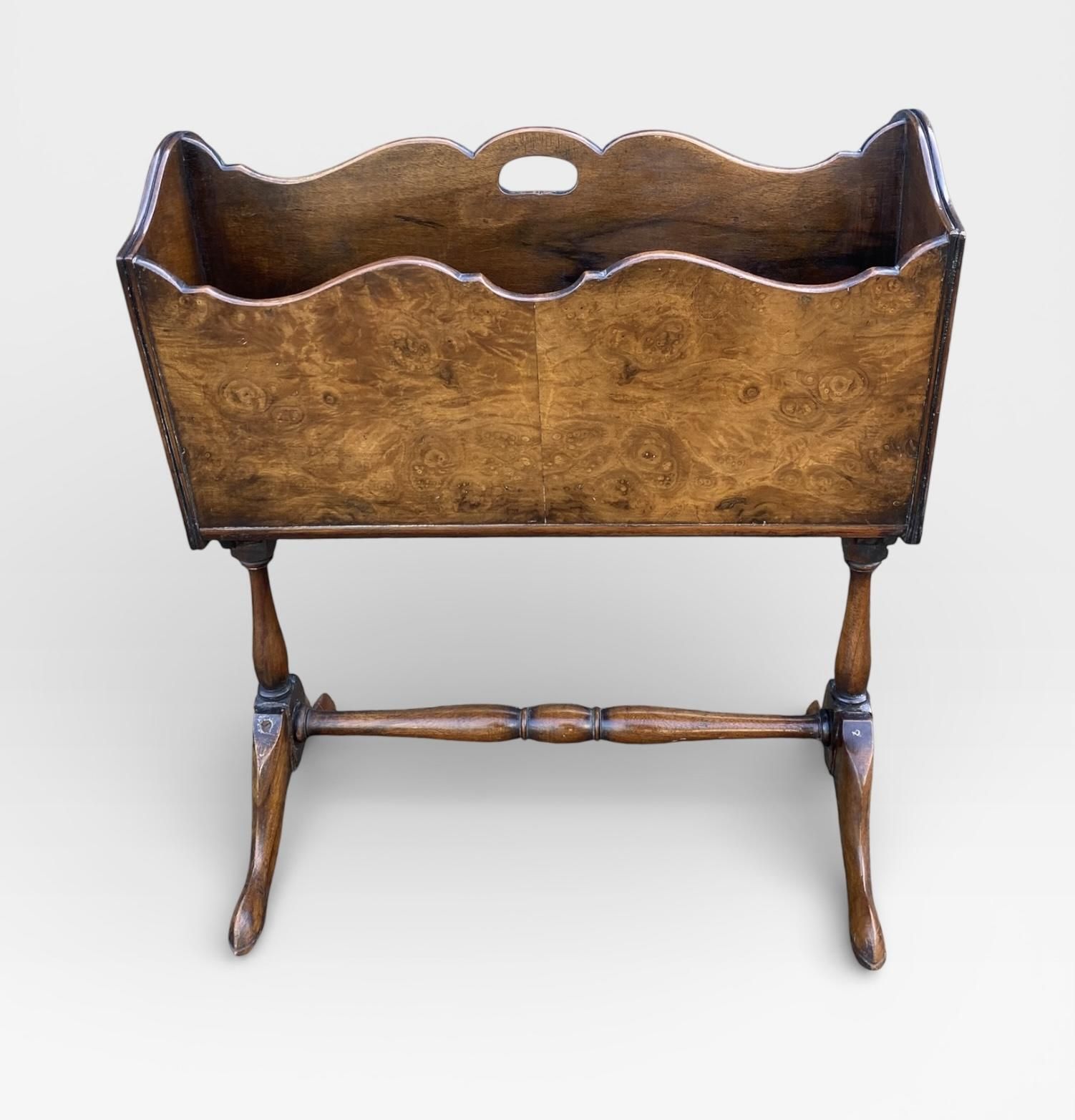 photo vinterior Queen Anne Style Burr Walnut Canterbury / Magazine Rack (C.1920)