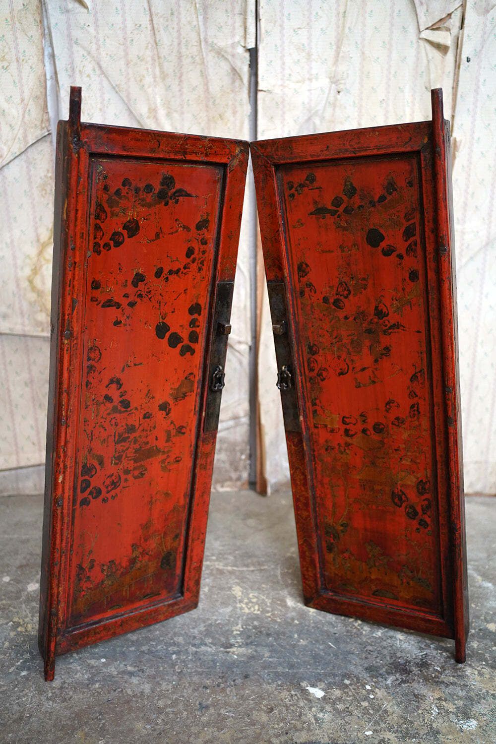 A Pair Of Late 19thc Chinese Red Lacquer Chinoiserie Cabinet Doors C.1890 photo for sale