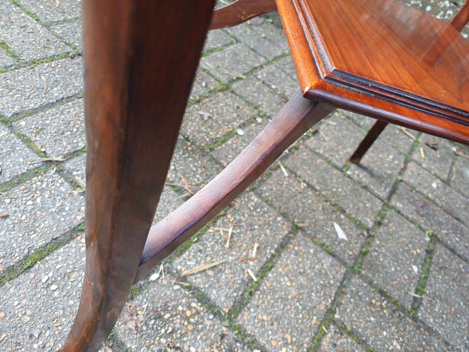 195.0 Antique Late Victorian Edwardian Solid Mahogany Side Table Elegant Occasional Table With Shelf Beautiful Grain Quality English Furniture photo
