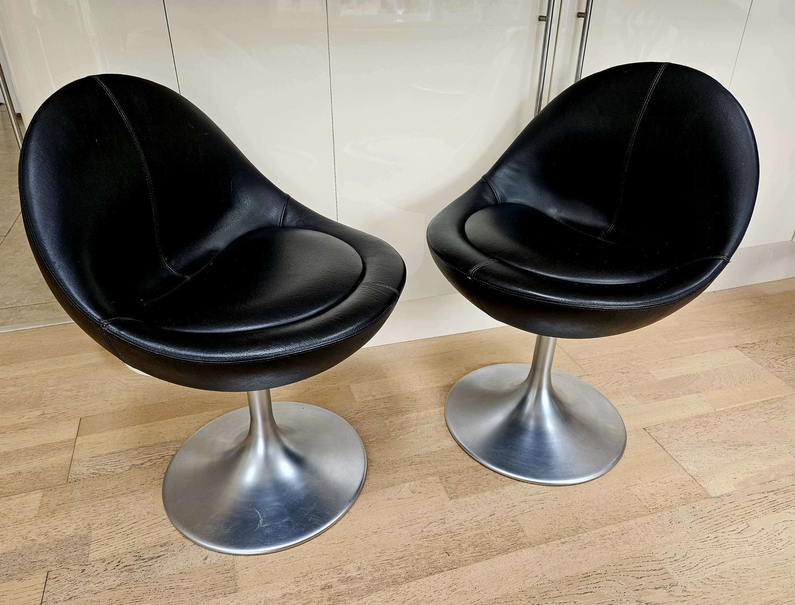 Pair Of Authentic, Labelled 'Venus' Tulip Chairs Designed By Börje Johanson