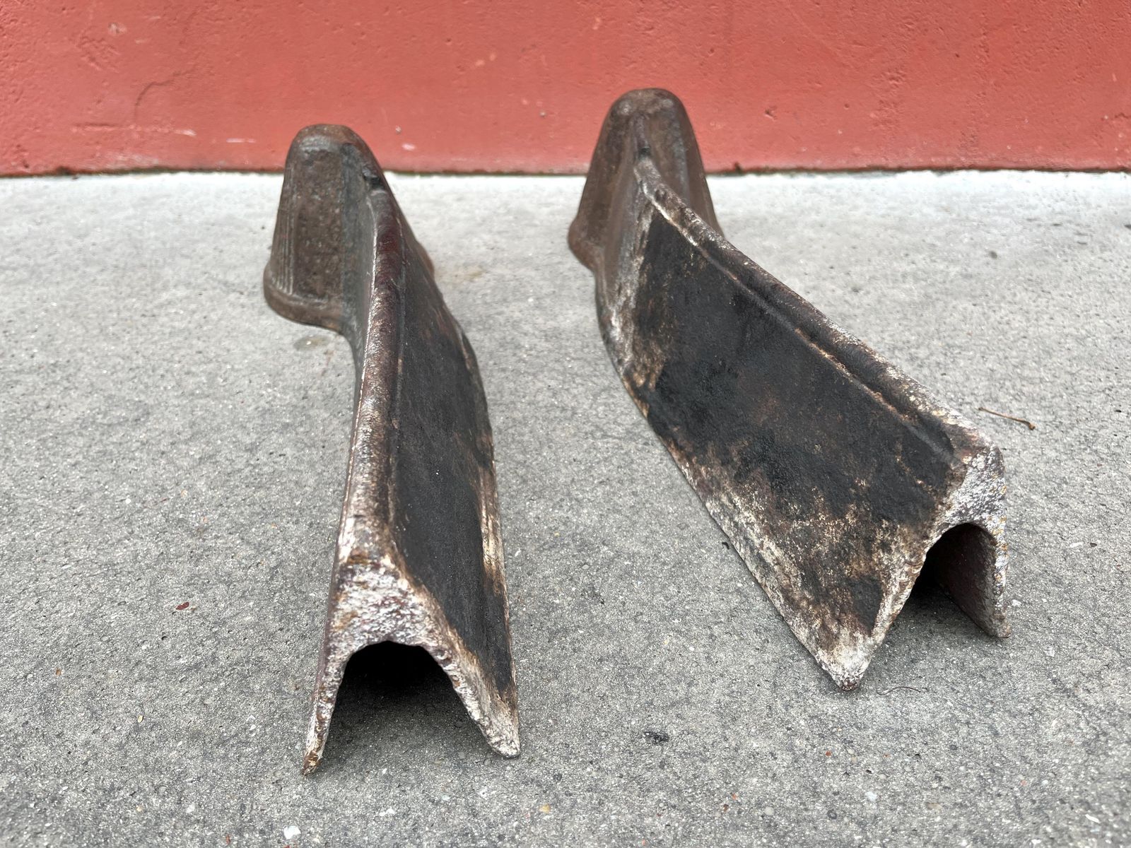 Pair Of Modernist Anthropomorphic Fireplace Andirons, 1950s Antique Firedogs, Vintage Cast Iron Folk Art Andirons photo Home Fixtures