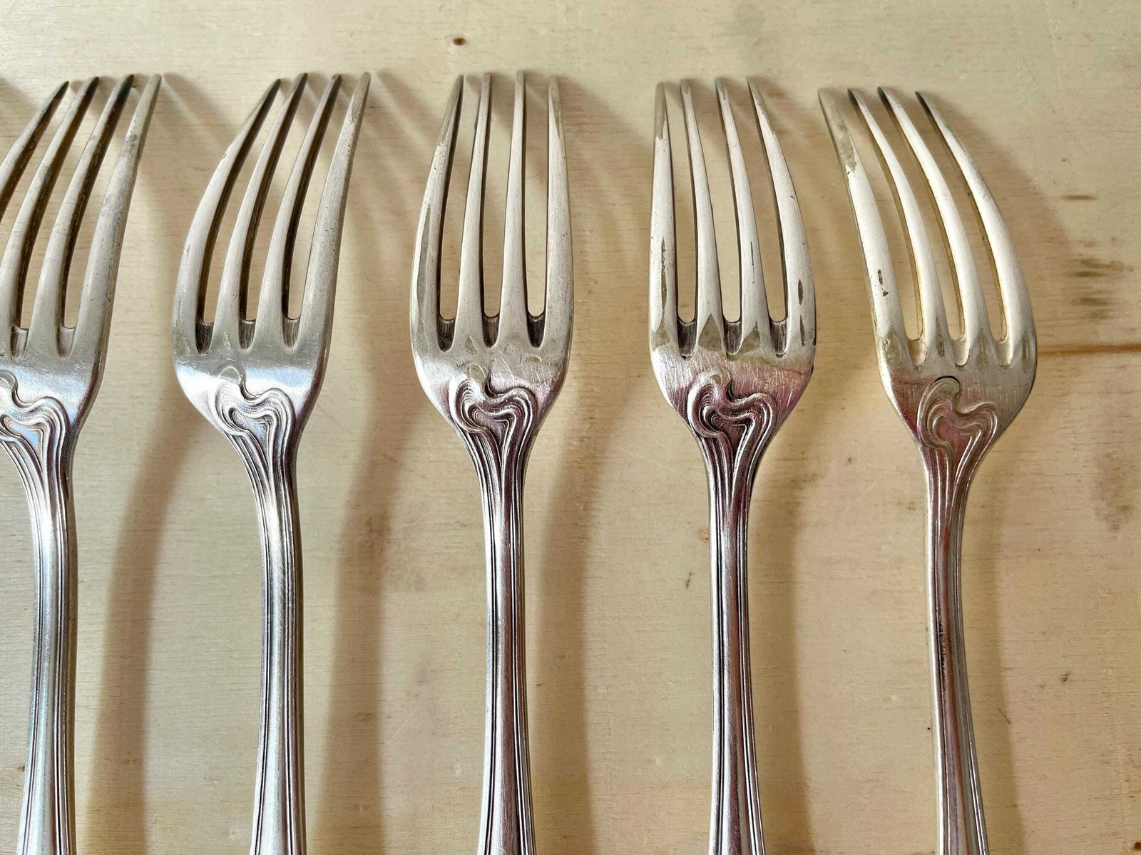 Art Nouveau Cutlery Set Of 12 Pieces In Silver Metal 1900's, Antique French Tableware By "A La Gerbe D'or" photo vinterior