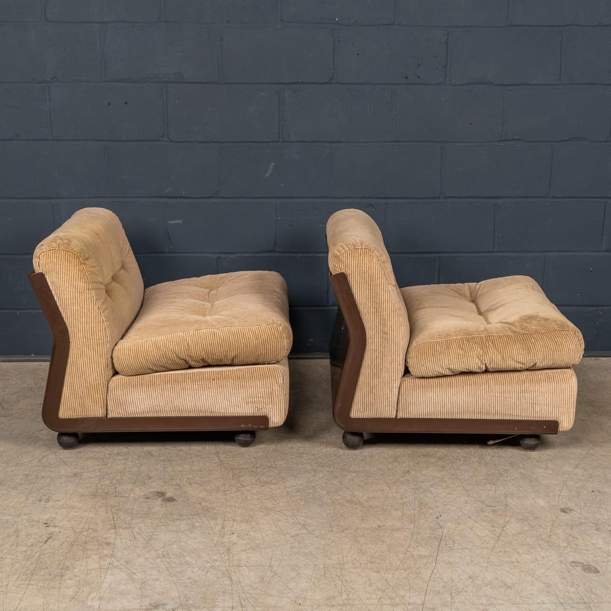 photo furniture An Italian "Amanta" 4 Piece Modular Sofa By Mario Bellini For B&B Italia C.1980