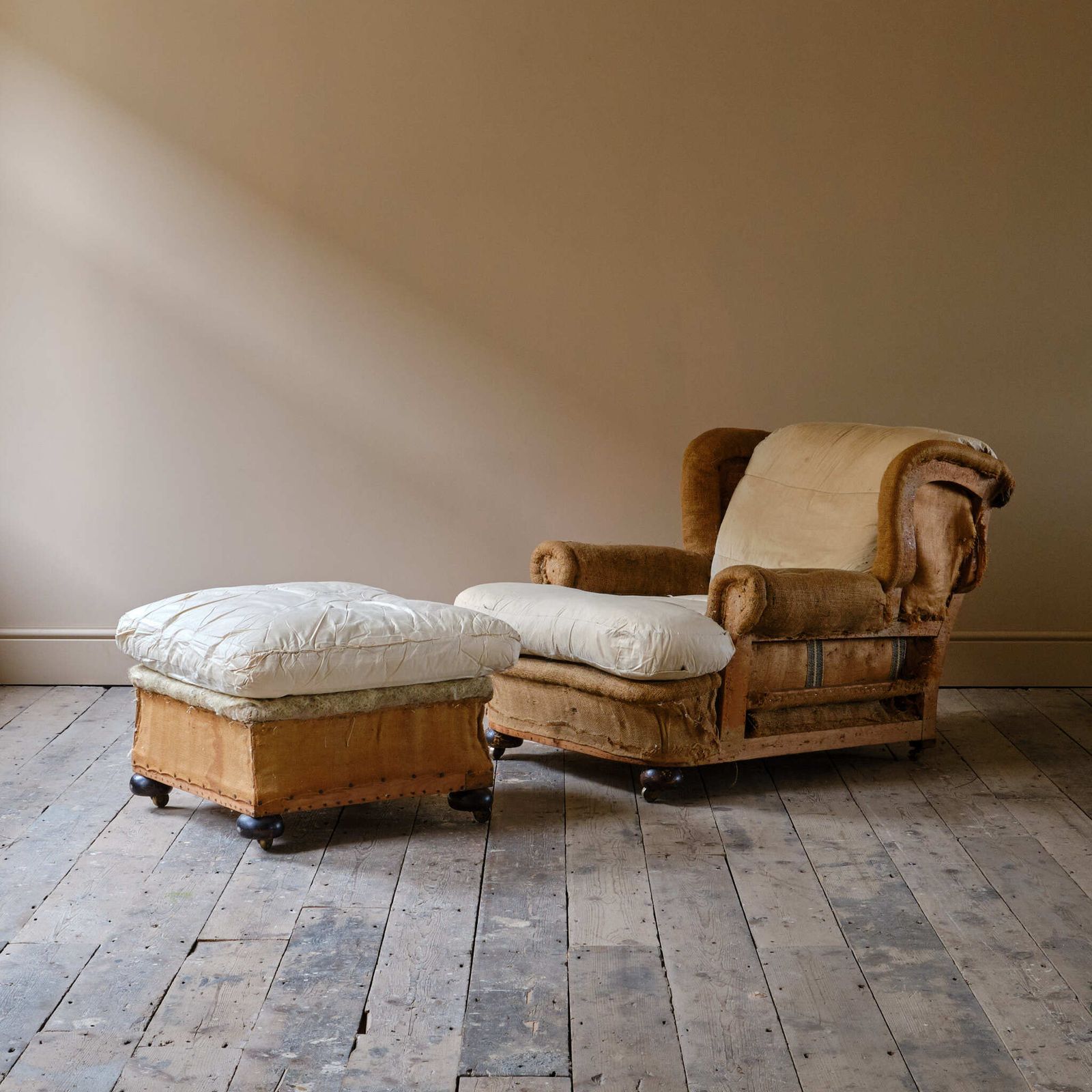 Furniture Harrods Country House Armchair And Footstool photo