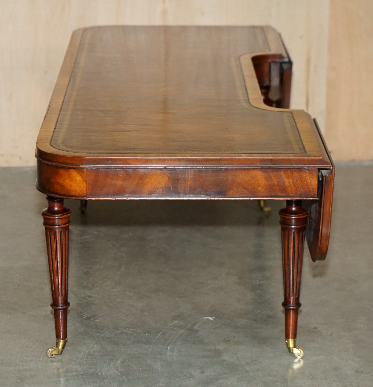 2350.0 Stunning Heirloom Weiman Brown Leather Flamed Mahogany Extending Coffee Table photo