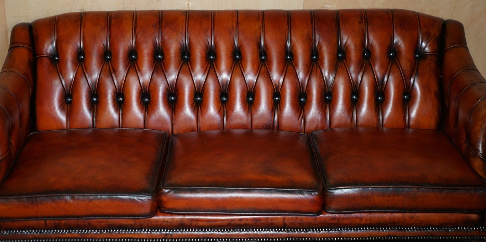 Fine 1960's Bordeaux Leather Restored Chesterfield Club Three Seat Sofa Settee photo vinterior