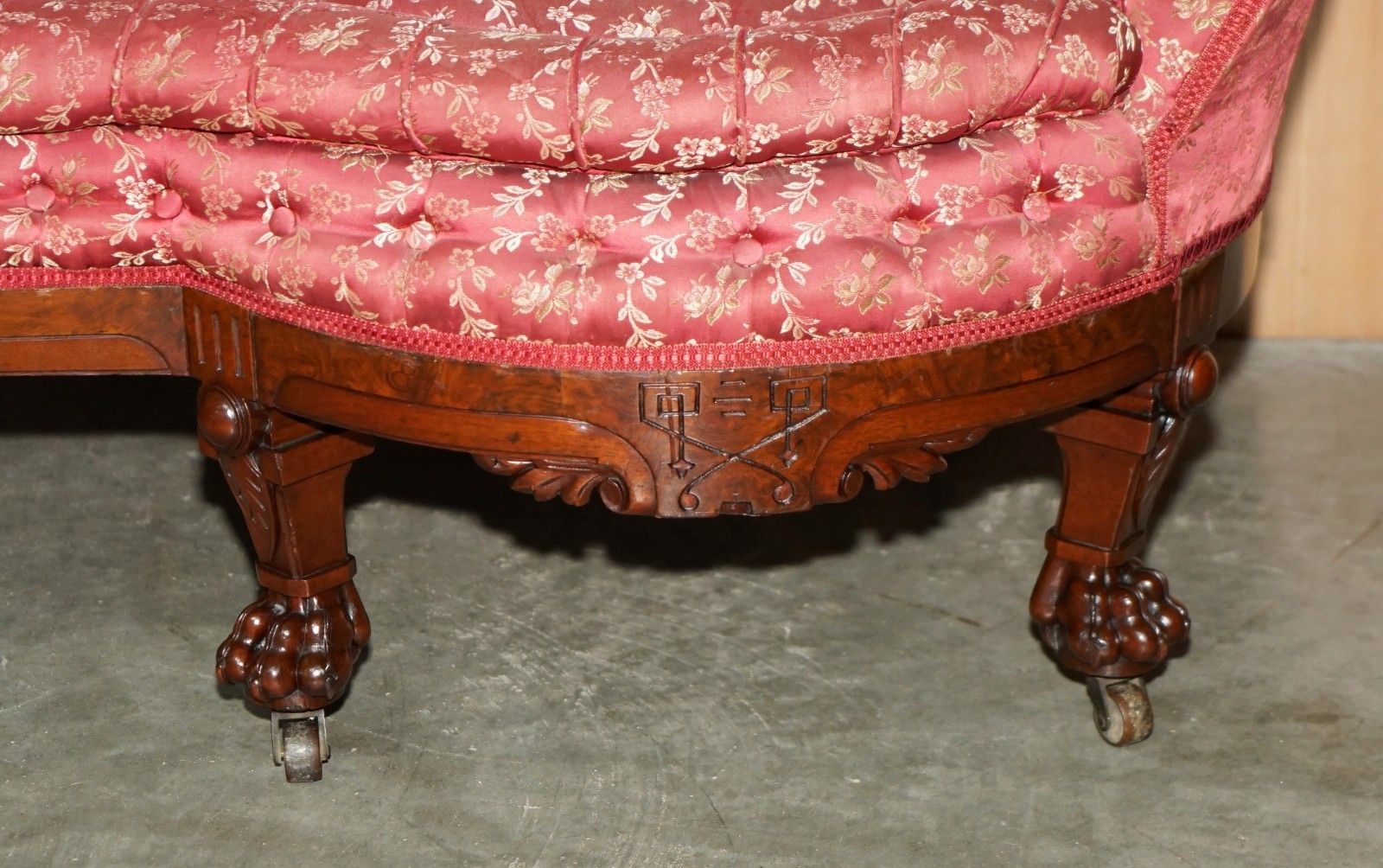 Antique Victorian Flamed Mahogany Lion Carved Sofa Or Settee Part Of A Suite photo buy