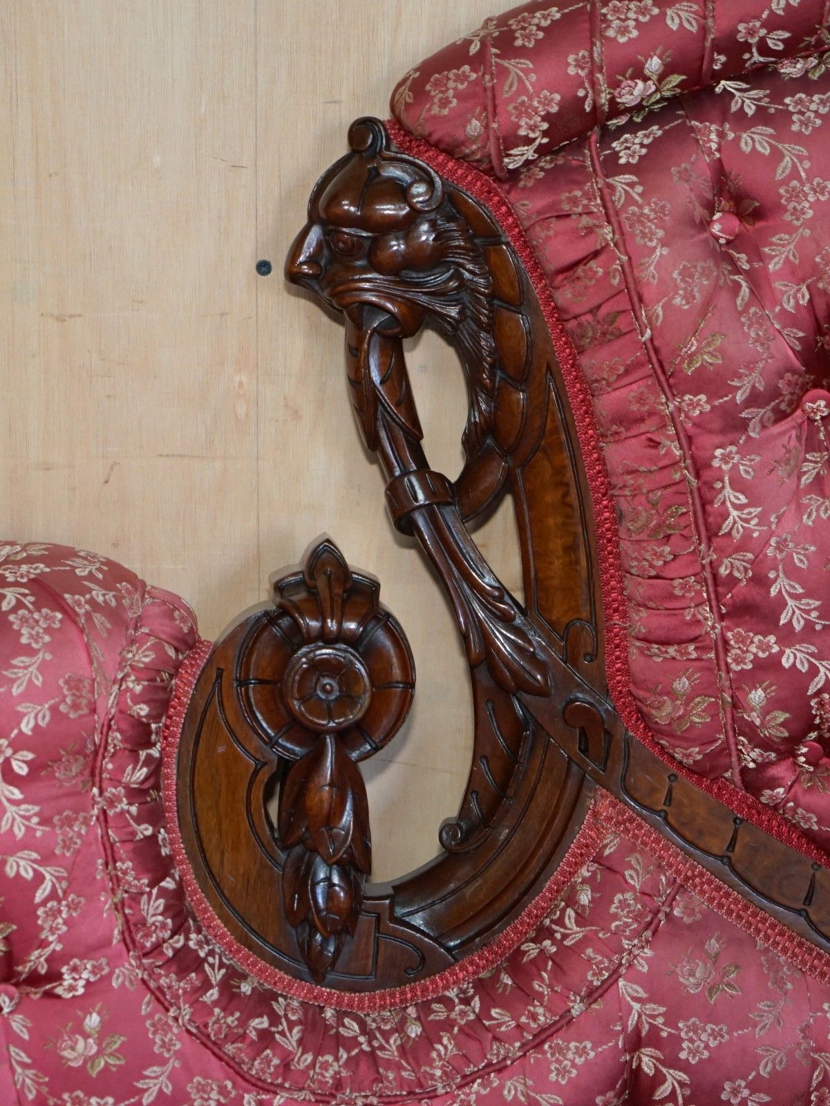 photo buy Antique Victorian Flamed Mahogany Lion Carved Sofa Or Settee Part Of A Suite