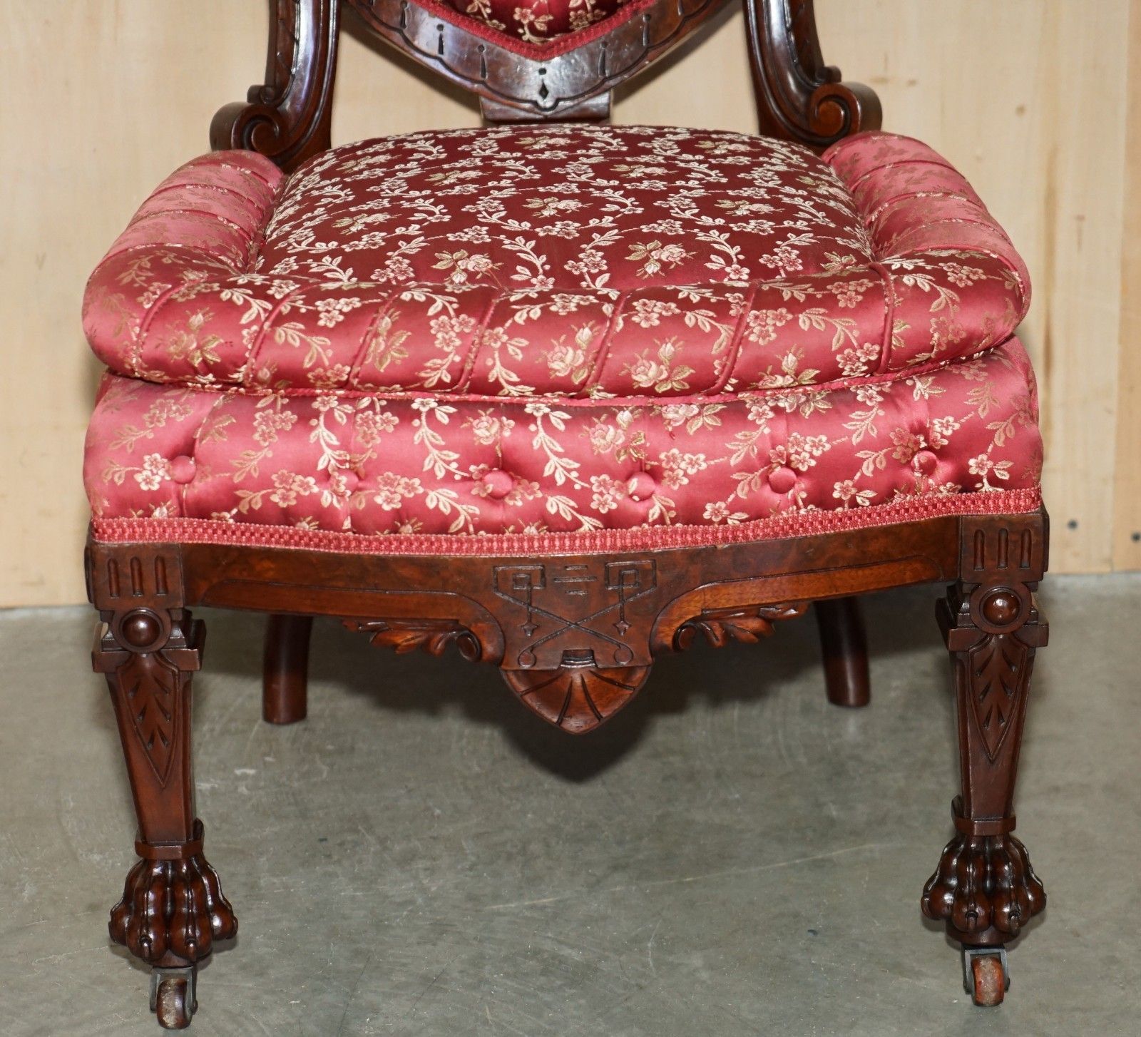 photo furniture Four Antique Victorian Flamed Mahogany Lion Carved Dining Chairs Part Of A Suite
