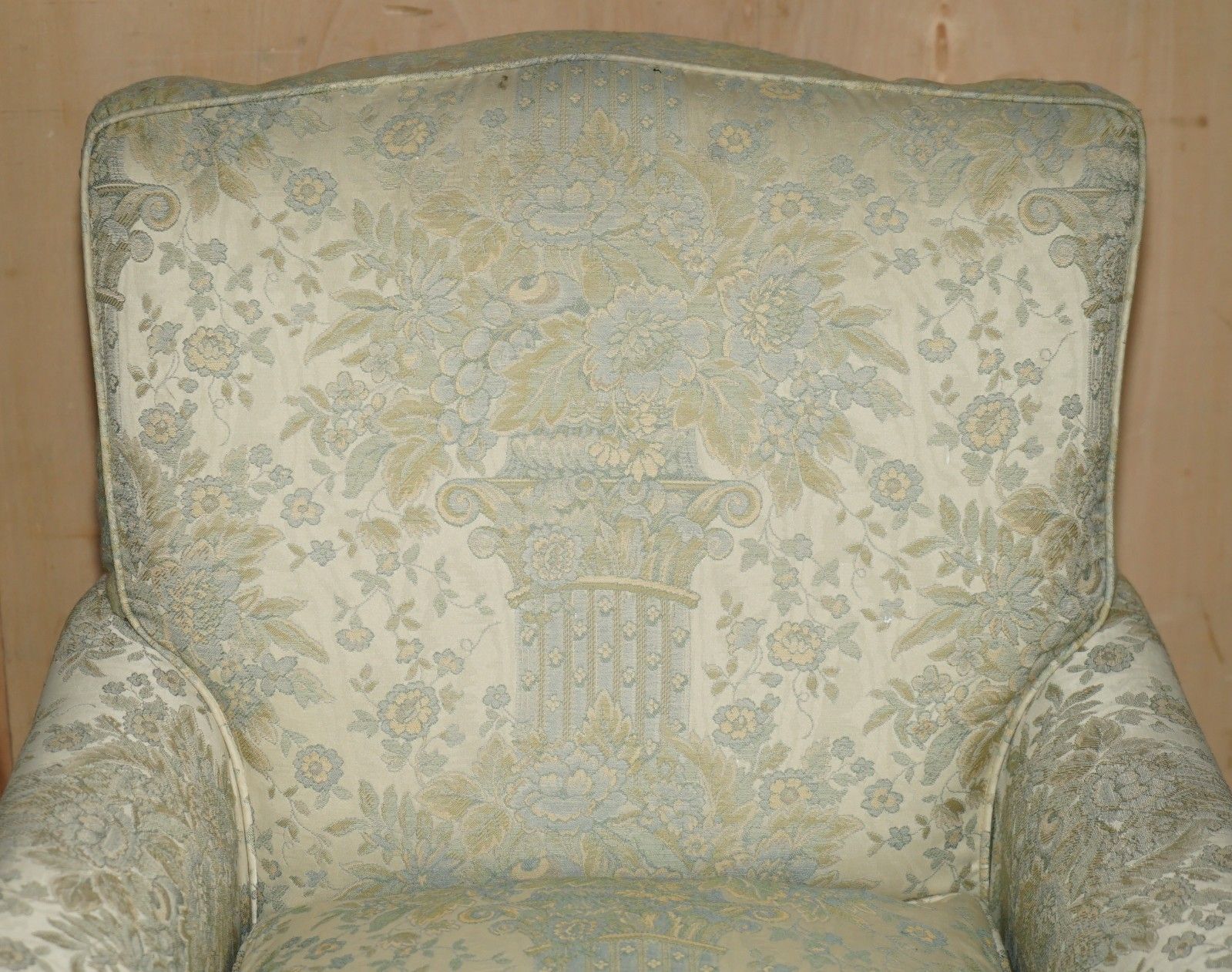 Sublime Antique Victorian Carved Claw & Ball Feet Show Framed Mahogany Armchair photo Furniture