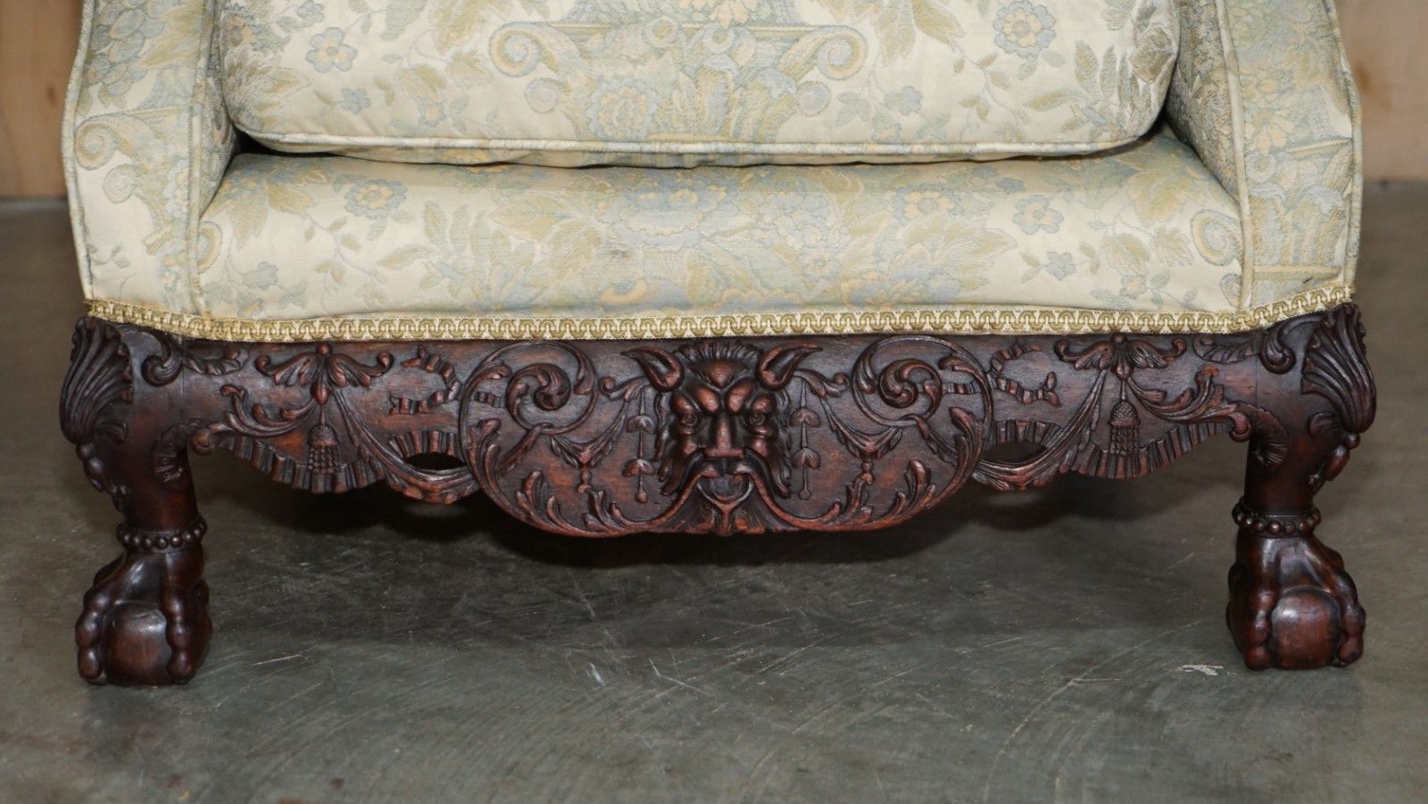 photo furniture Sublime Antique Victorian Carved Claw & Ball Feet Show Framed Mahogany Armchair