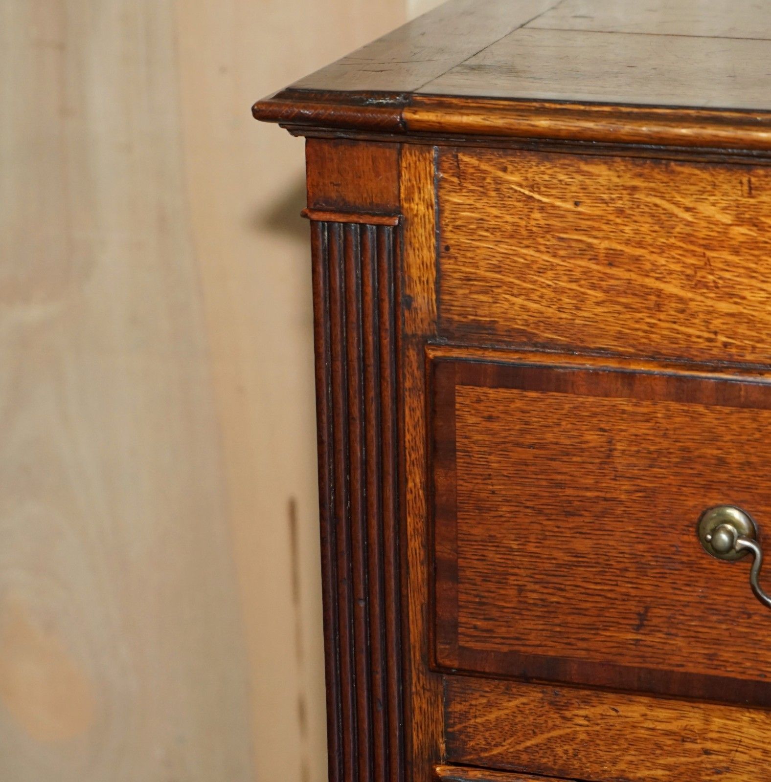 photo furniture Antique 18th Century Georgian Hinged Top English Oak Mule Chest Of Drawers