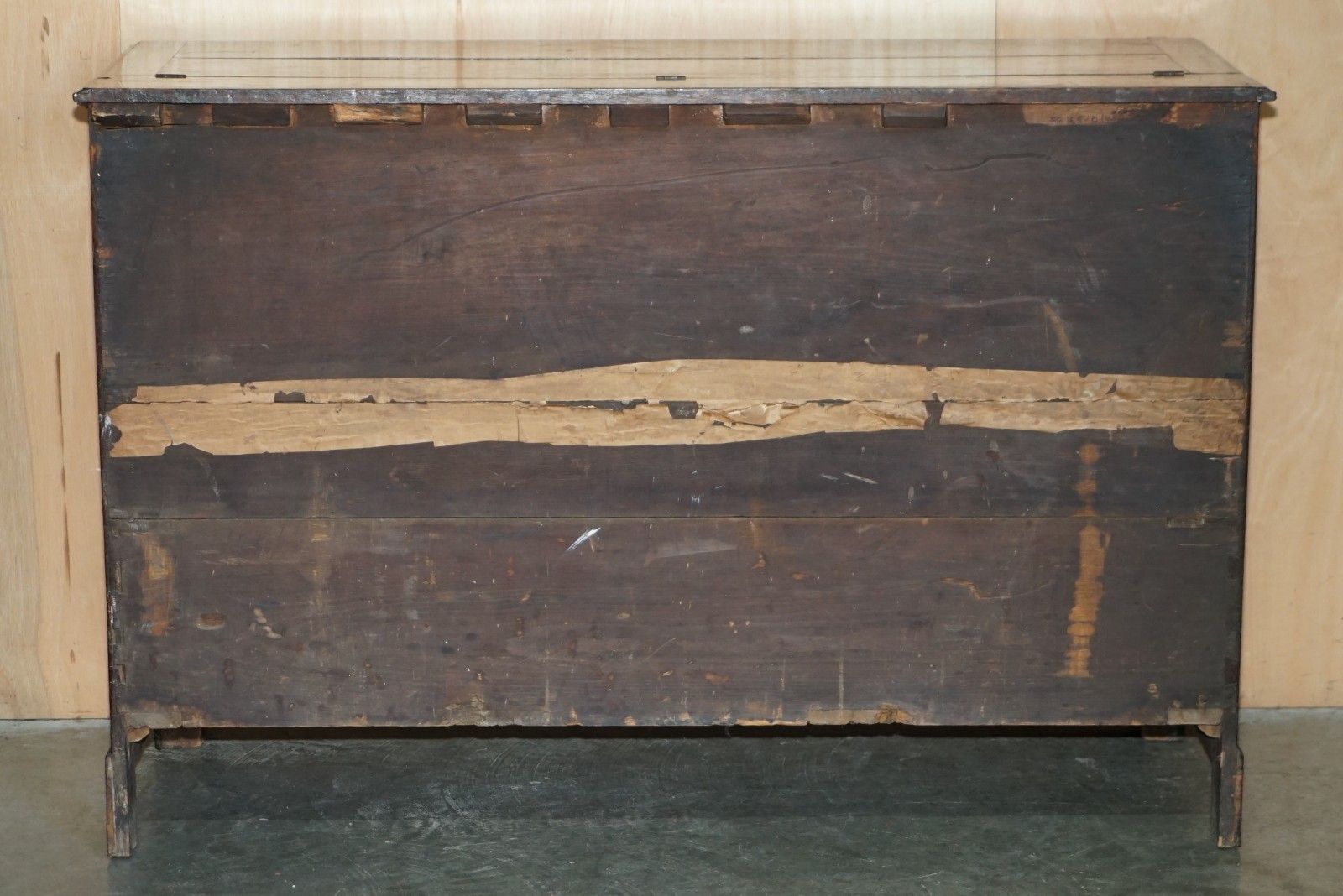 photo vintage Antique 18th Century Georgian Hinged Top English Oak Mule Chest Of Drawers