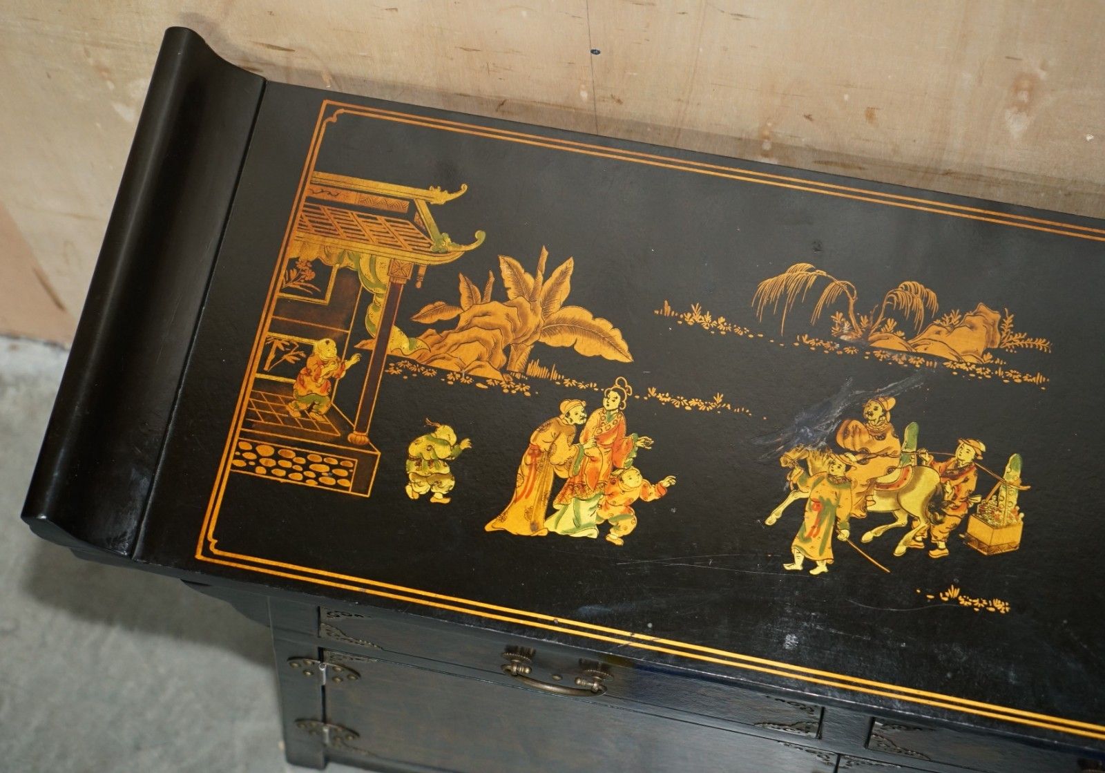 1950.0 Vintage Chinese Export Mid Century Chinoiserie Temple Pagoda Style Sideboard photo