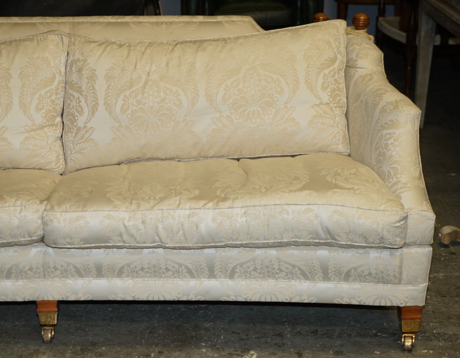 Rrp £8,985 Duresta Hornblower 3 4 Seat Knoll Sofa Which Is Part Of A Large Suite photo 2950.0