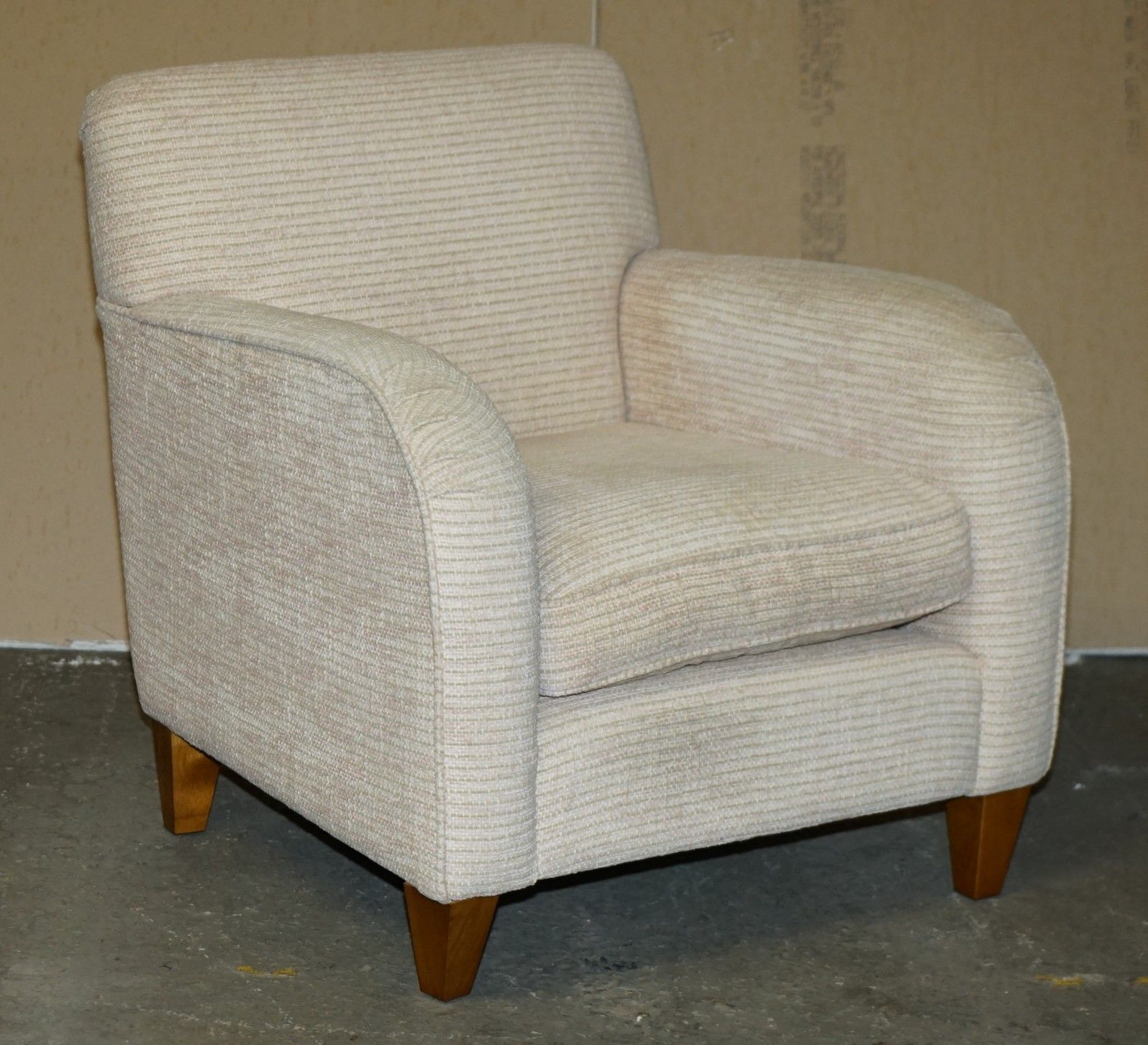 Contemporary Modern Club Sitting Room Armchair In Nice Fabric photo furniture