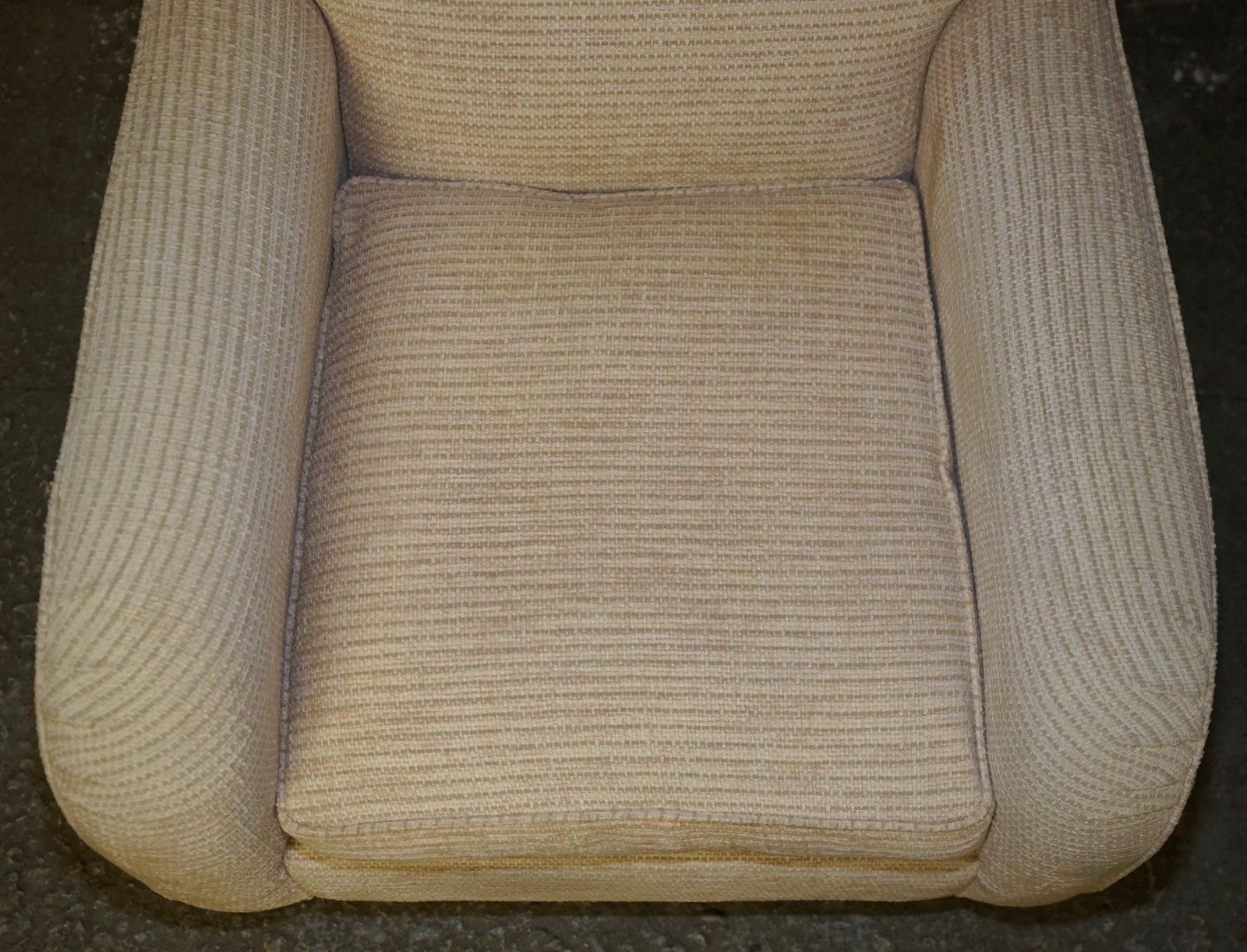 Contemporary Modern Club Sitting Room Armchair In Nice Fabric photo vinterior