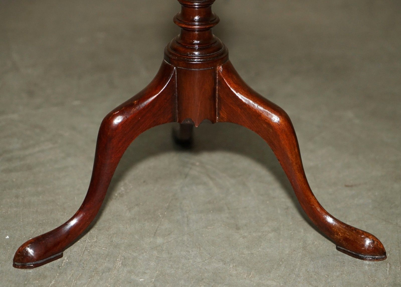 Fully Restored Antique Sheraton Revival Mahogany Tripod Side End Lamp Wine Table photo vinterior