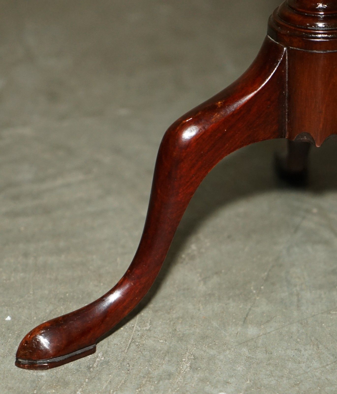 Fully Restored Antique Sheraton Revival Mahogany Tripod Side End Lamp Wine Table photo buy