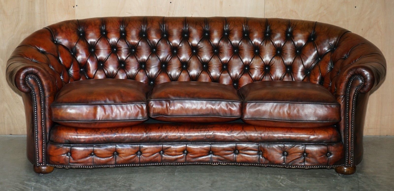 Vintage Hand Dyed Fully Restored Whisky Brown Leather Curved Chesterfield Sofa photo for sale