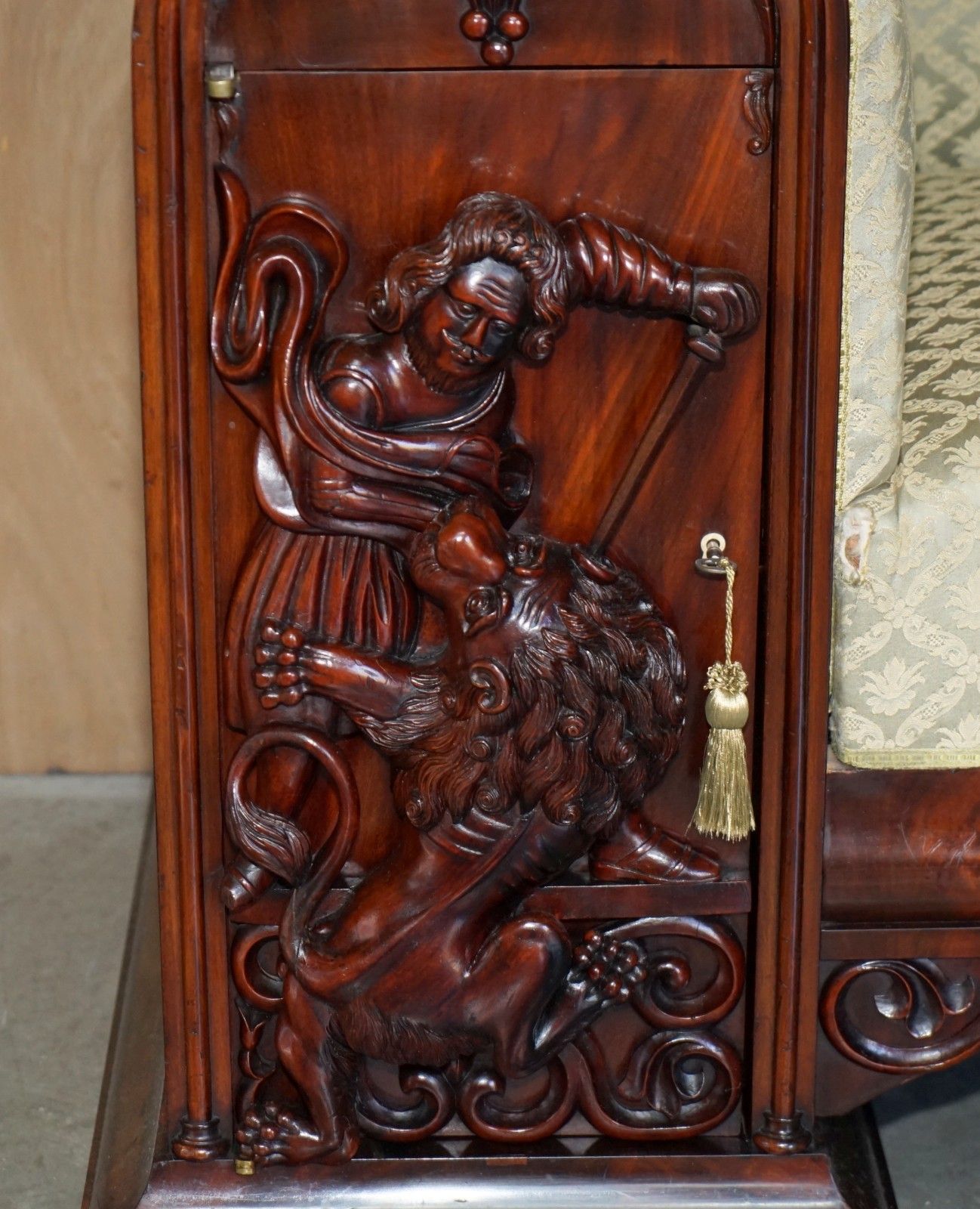 Restored Flamed Mahogany Lion Carved Antique William IV Sofa Cupboard Lock Arms photo 14950.0